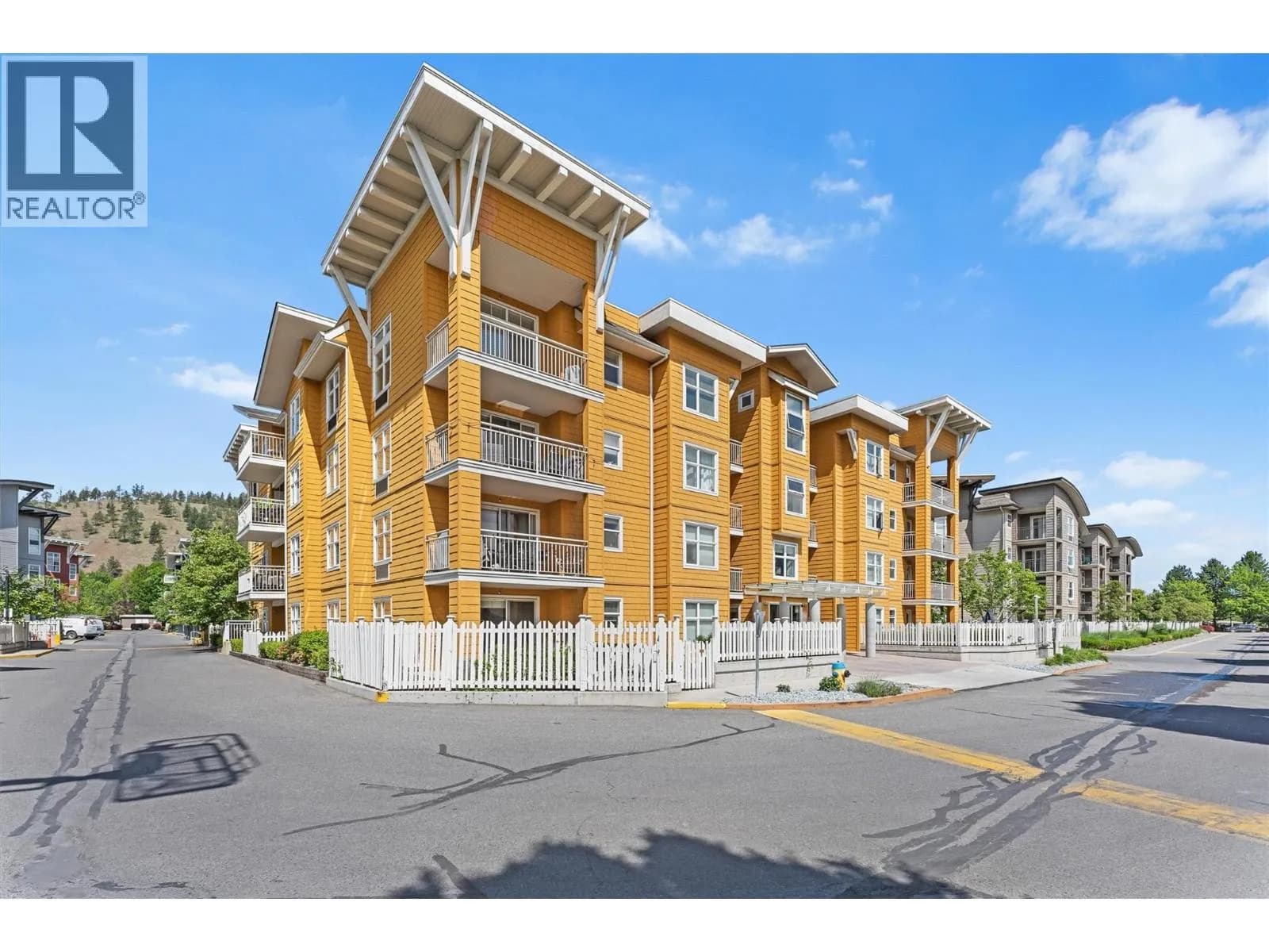 #404 571 Yates Road, Kelowna, BC photo 1