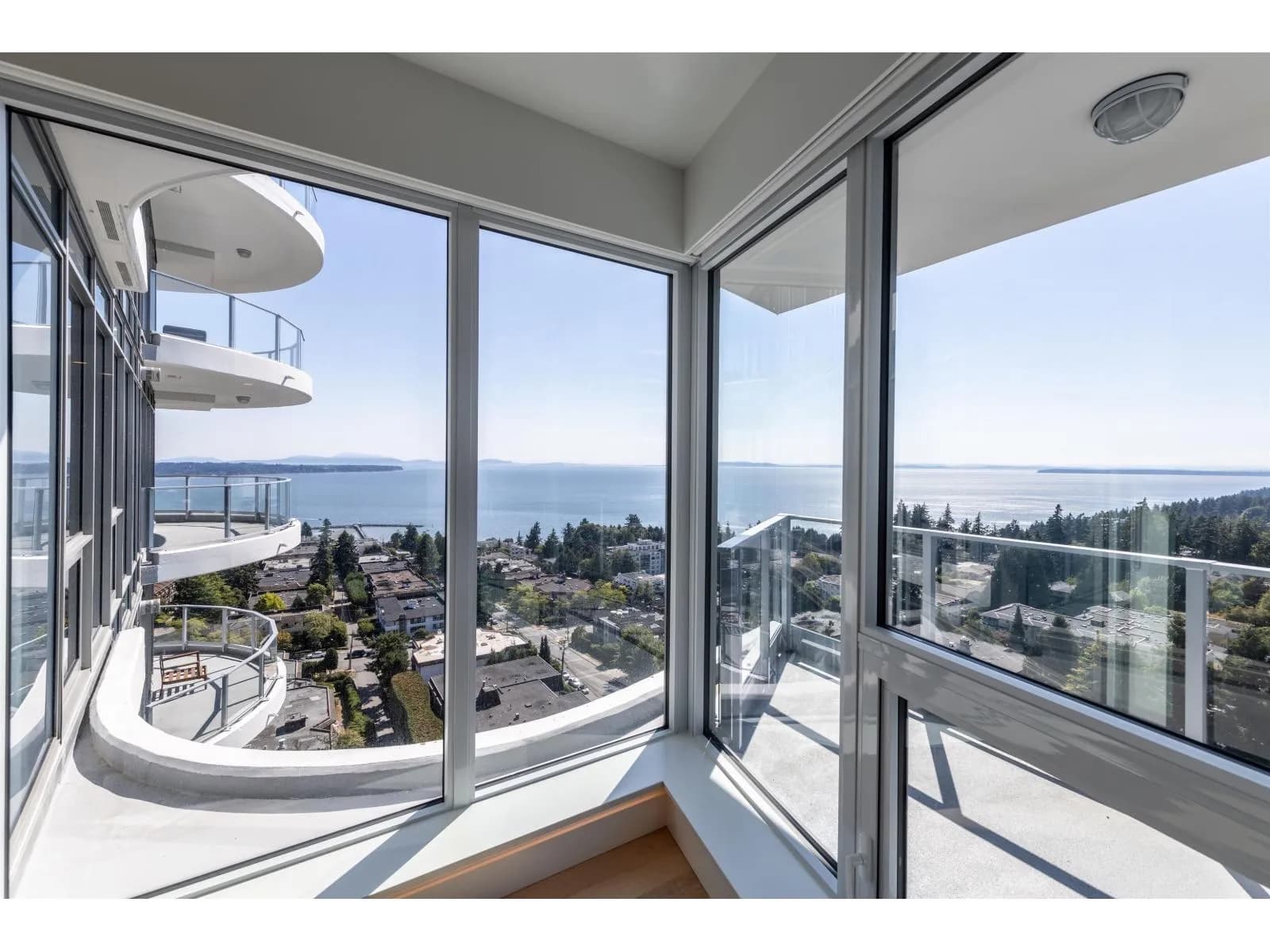 #1606 1475 FOSTER STREET, White Rock, BC photo 5