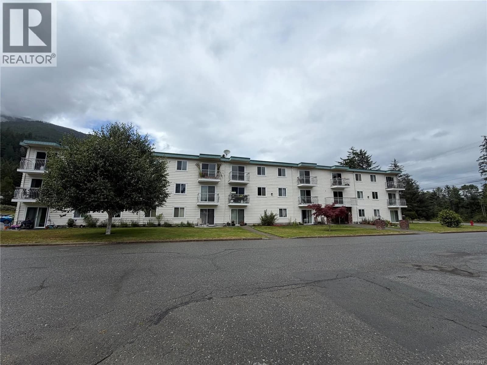 #307 611 MacMillan Dr, Sayward, BC photo 1