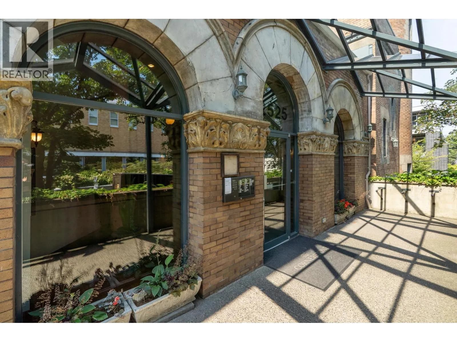 #204 2525 QUEBEC STREET, Vancouver, BC photo 2