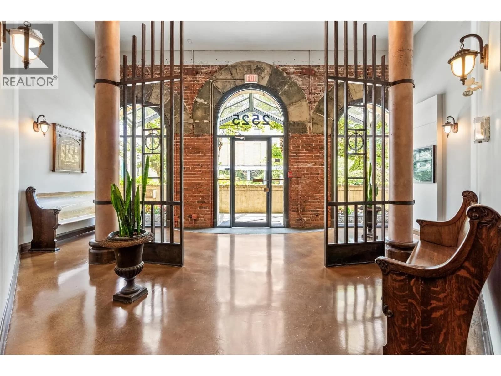 #204 2525 QUEBEC STREET, Vancouver, BC photo 4