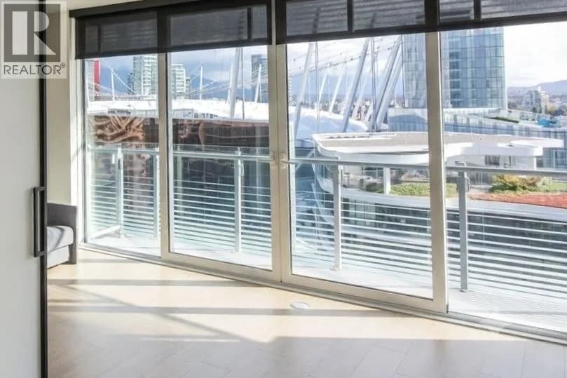 #2110 89 NELSON STREET, Vancouver, BC photo 3
