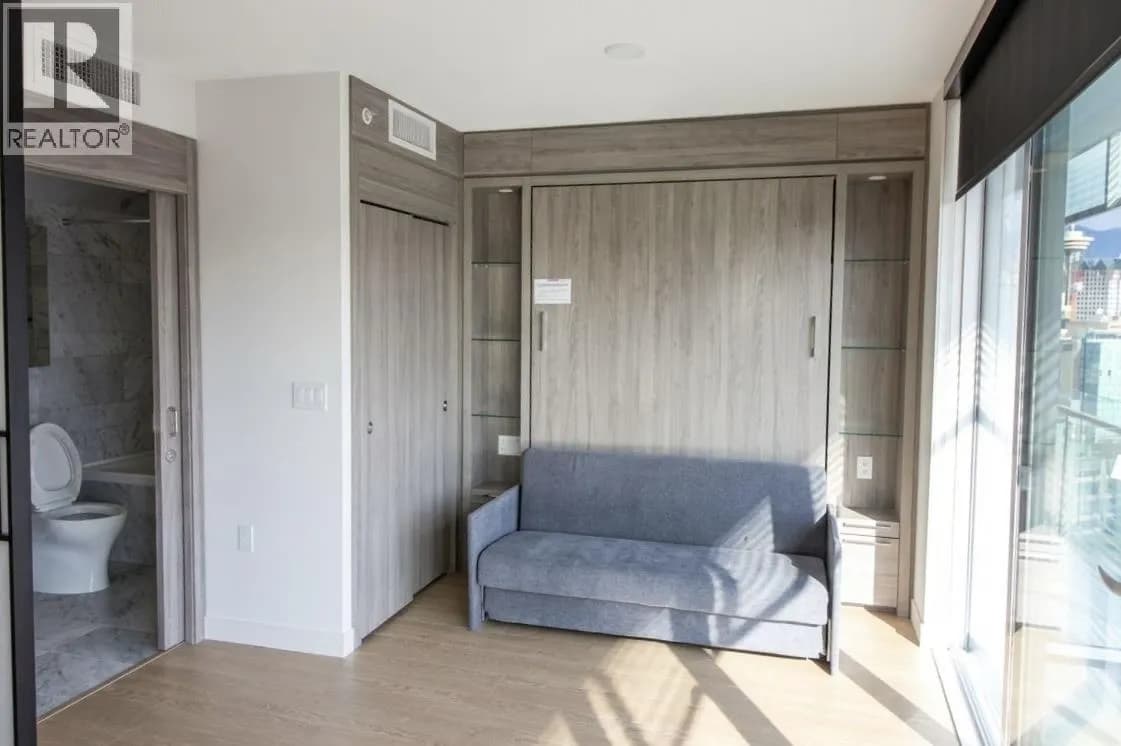 #2110 89 NELSON STREET, Vancouver, BC photo 4