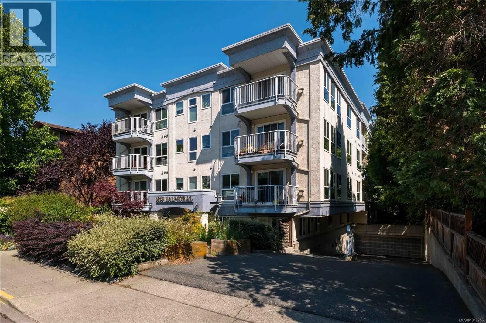 #302 1028 Balmoral Rd, Victoria, BC photo 1