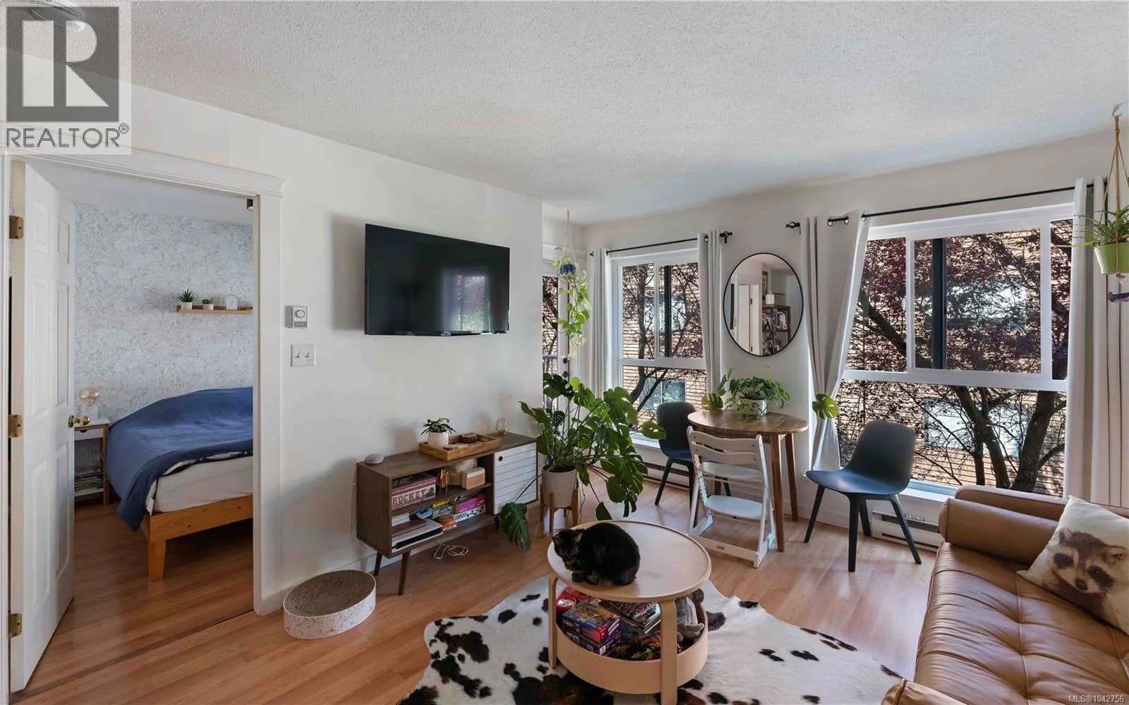 #302 1028 Balmoral Rd, Victoria, BC photo 2