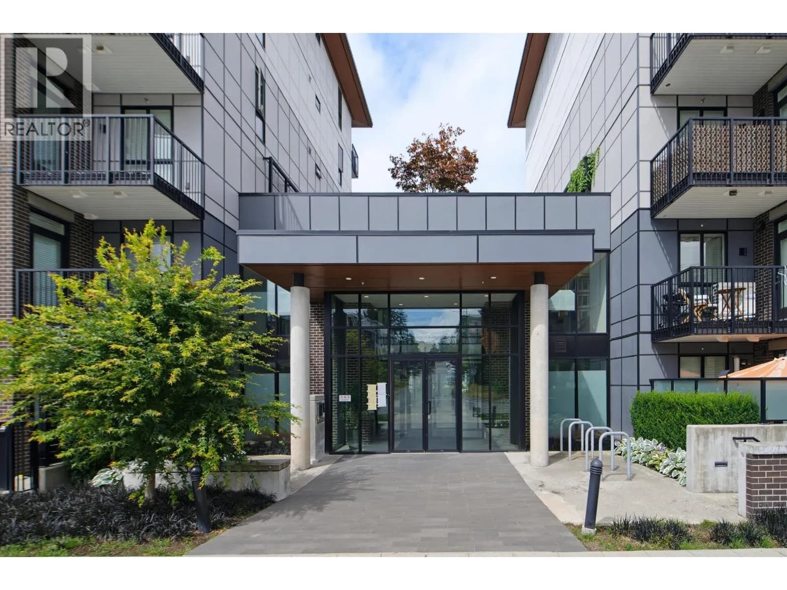 750 DOGWOOD STREET, Coquitlam
