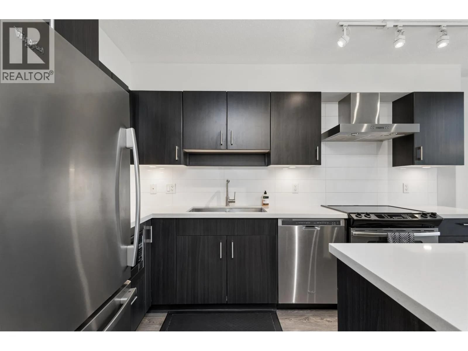#605 500 ROYAL AVENUE, New Westminster, BC photo 3