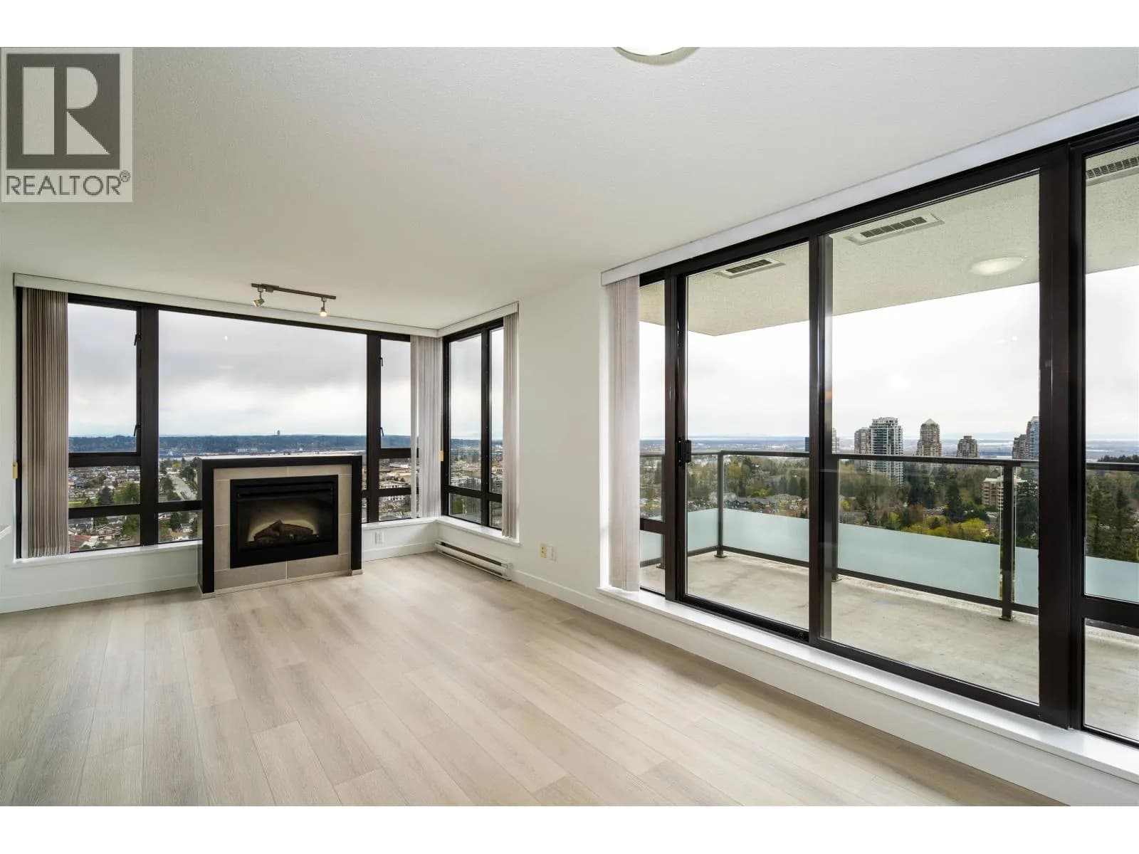 #1805 7328 ARCOLA STREET, Burnaby, BC photo 5
