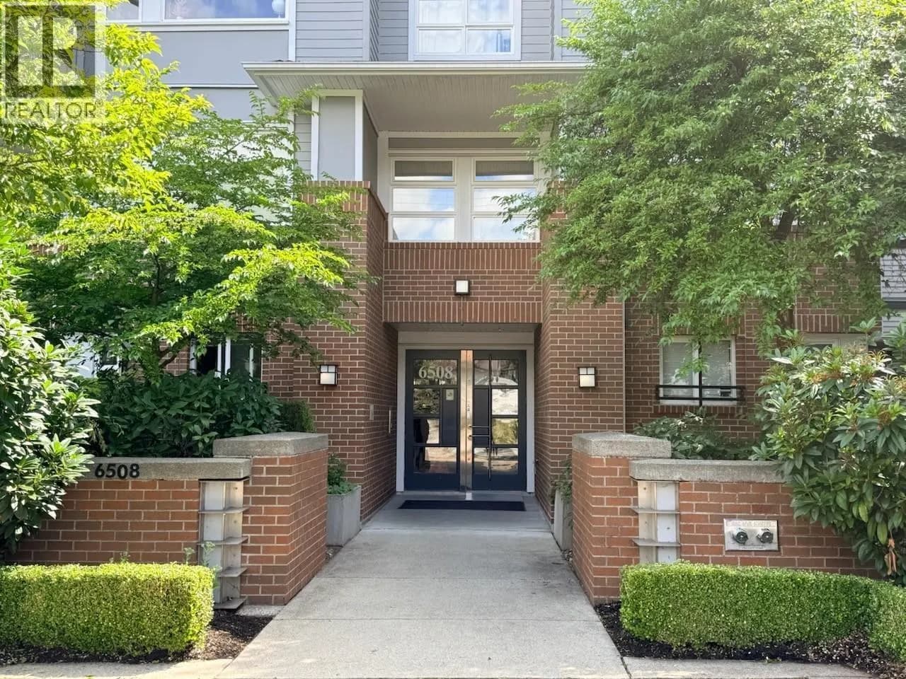 Oakwood, 6508 Denbigh Avenue, Burnaby