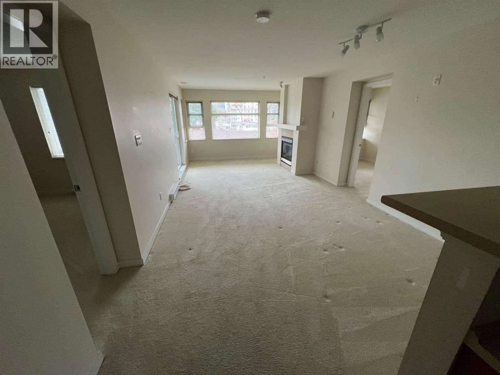 #413 6508 DENBIGH AVENUE, Burnaby, BC photo 2