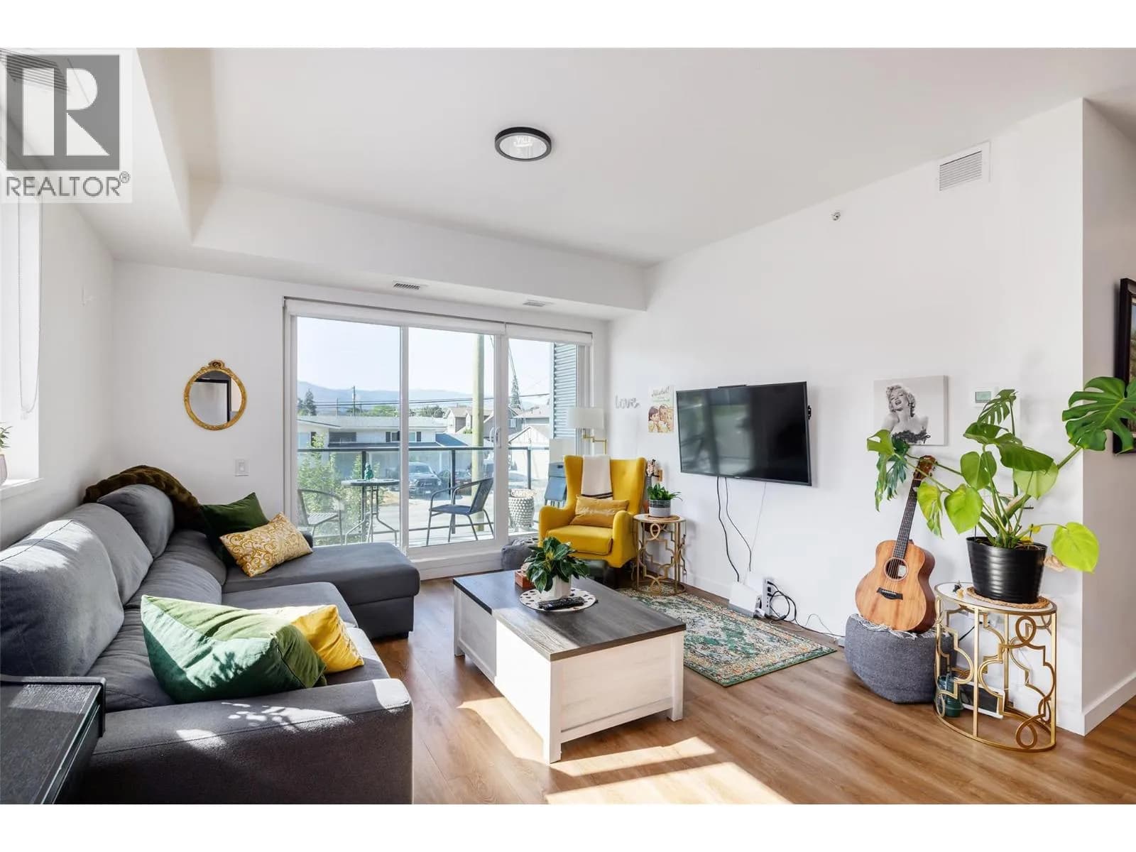 #204 615 Rutland Road, Kelowna, BC photo 3