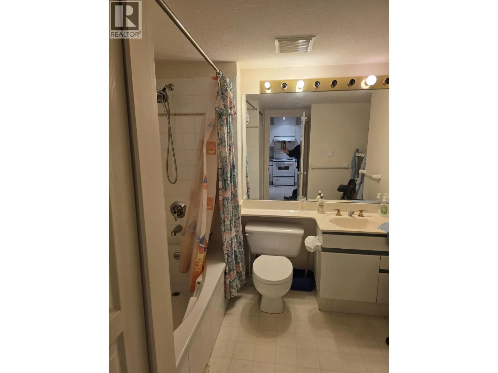 #203 8180 JONES ROAD, Richmond, BC photo 5