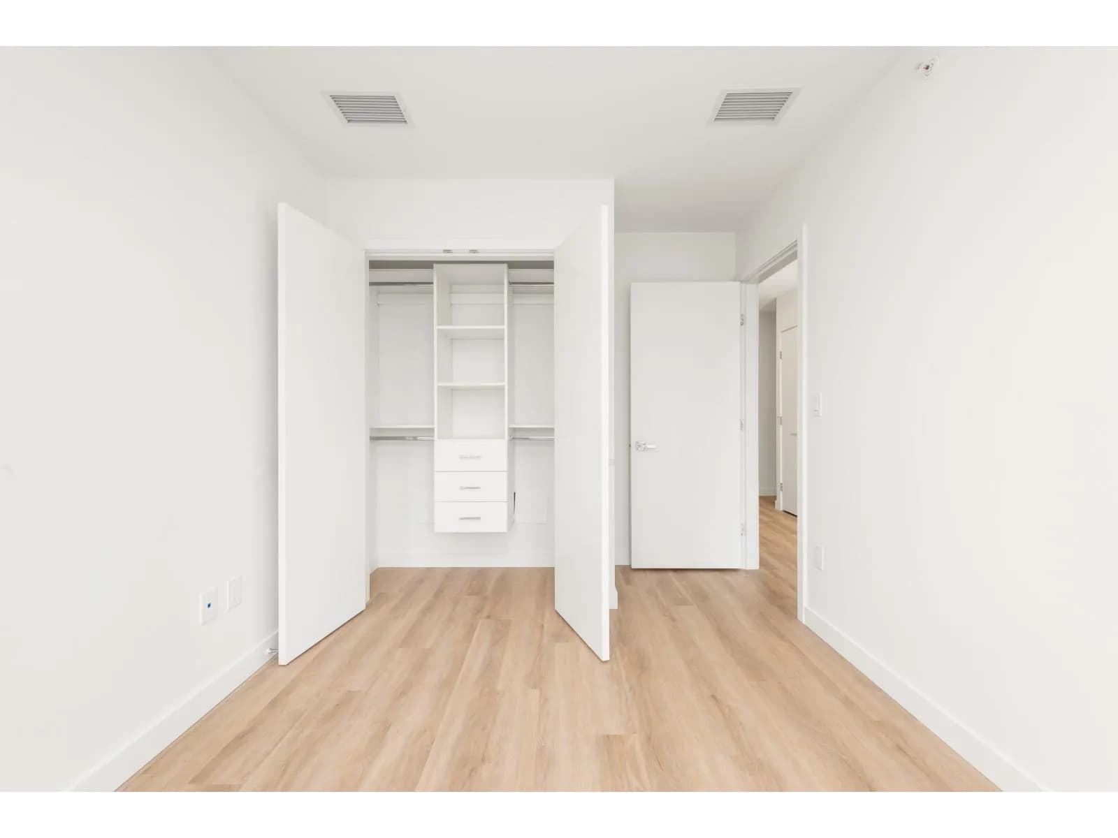 #301 9675 KING GEORGE BOULEVARD, Surrey, BC photo 5