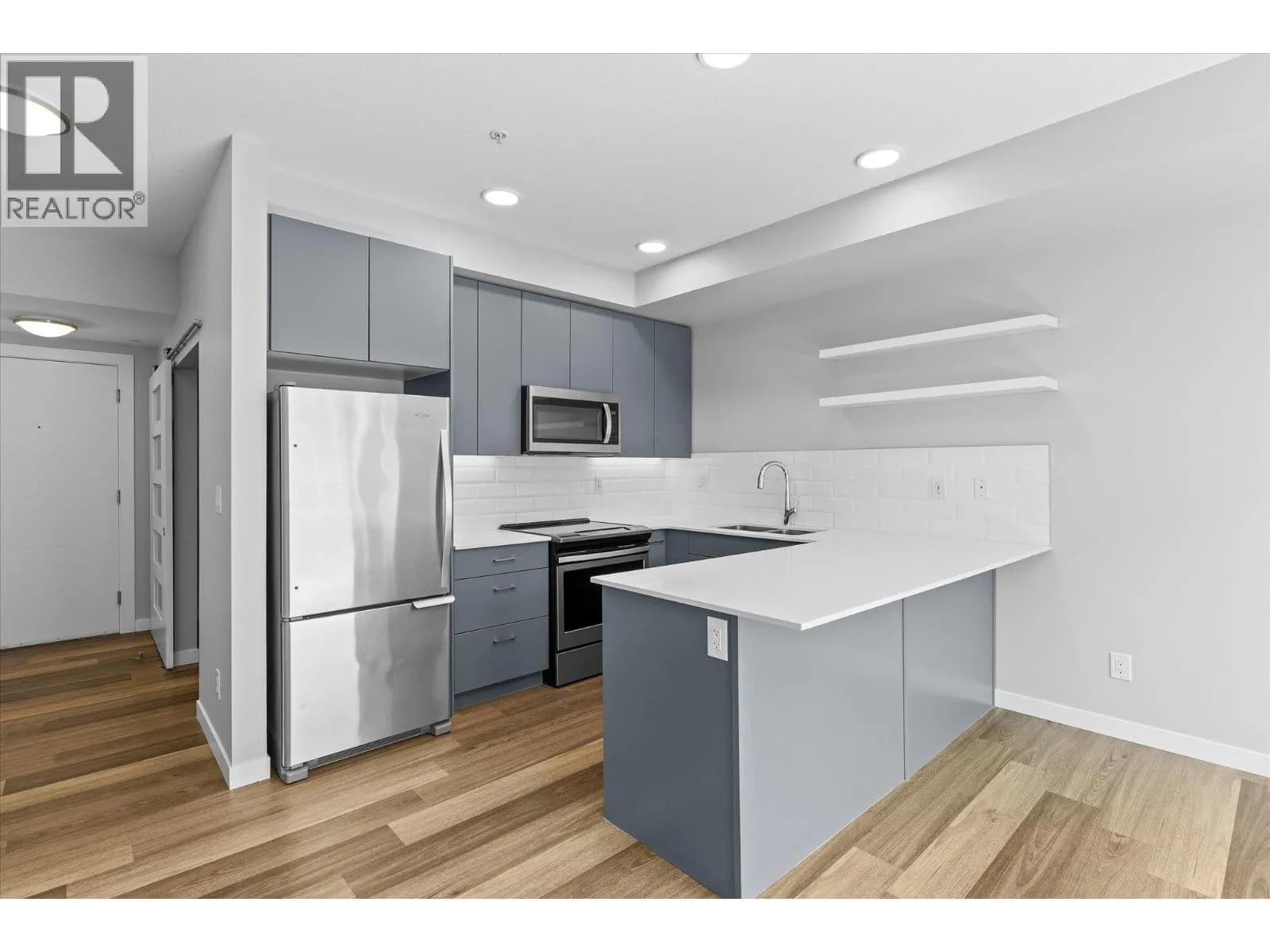 #210 722 Valley Road, Kelowna, BC photo 5