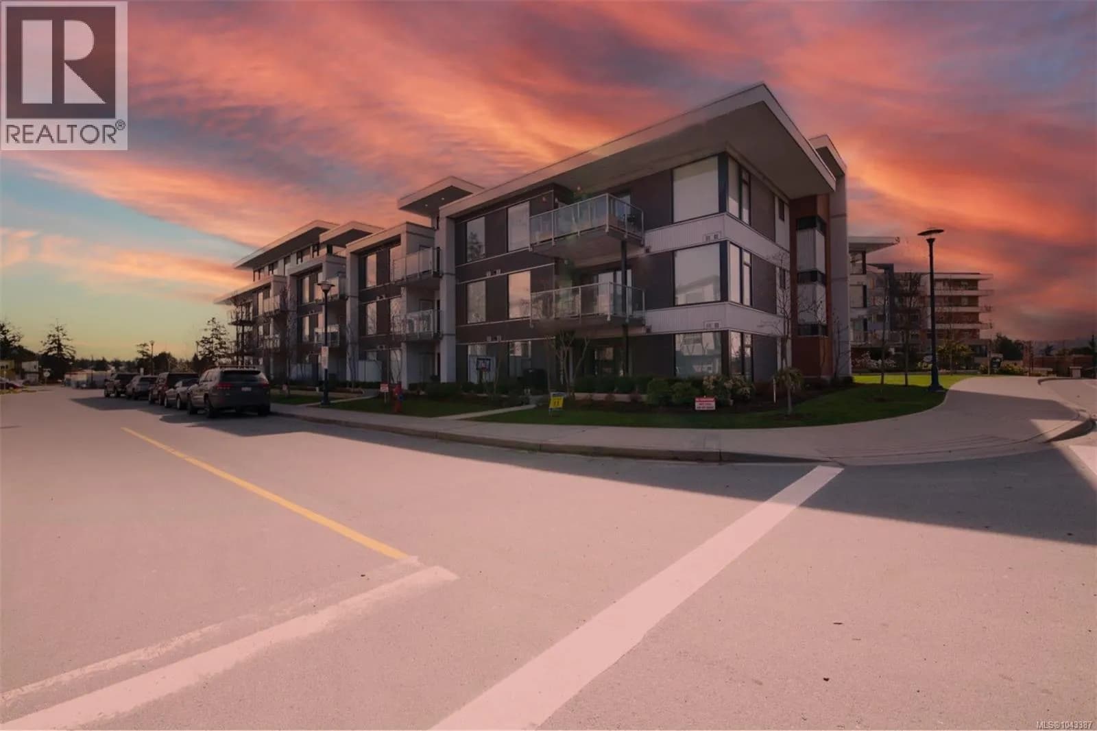 950 Whirlaway Cres, Langford