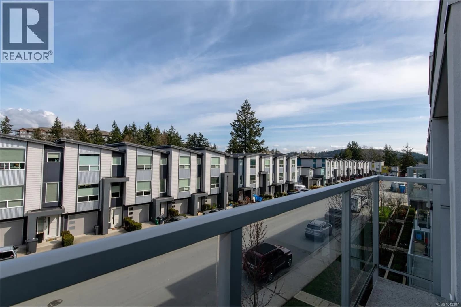 #318 950 Whirlaway Cres, Langford, BC photo 4