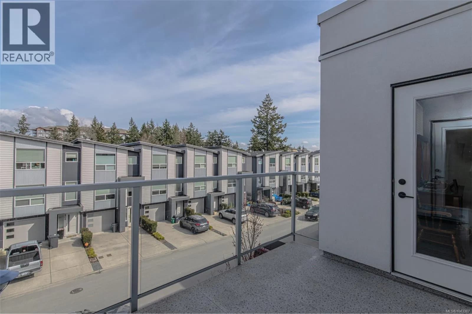 #318 950 Whirlaway Cres, Langford, BC photo 5