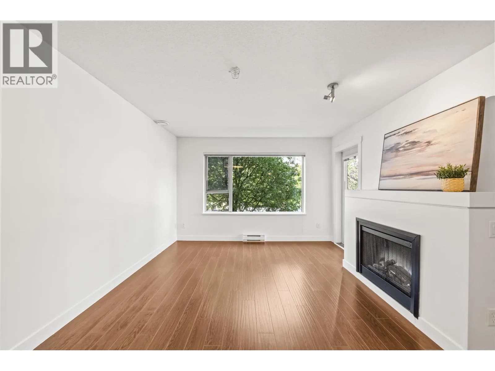 #216 4728 DAWSON STREET, Burnaby, BC photo 4