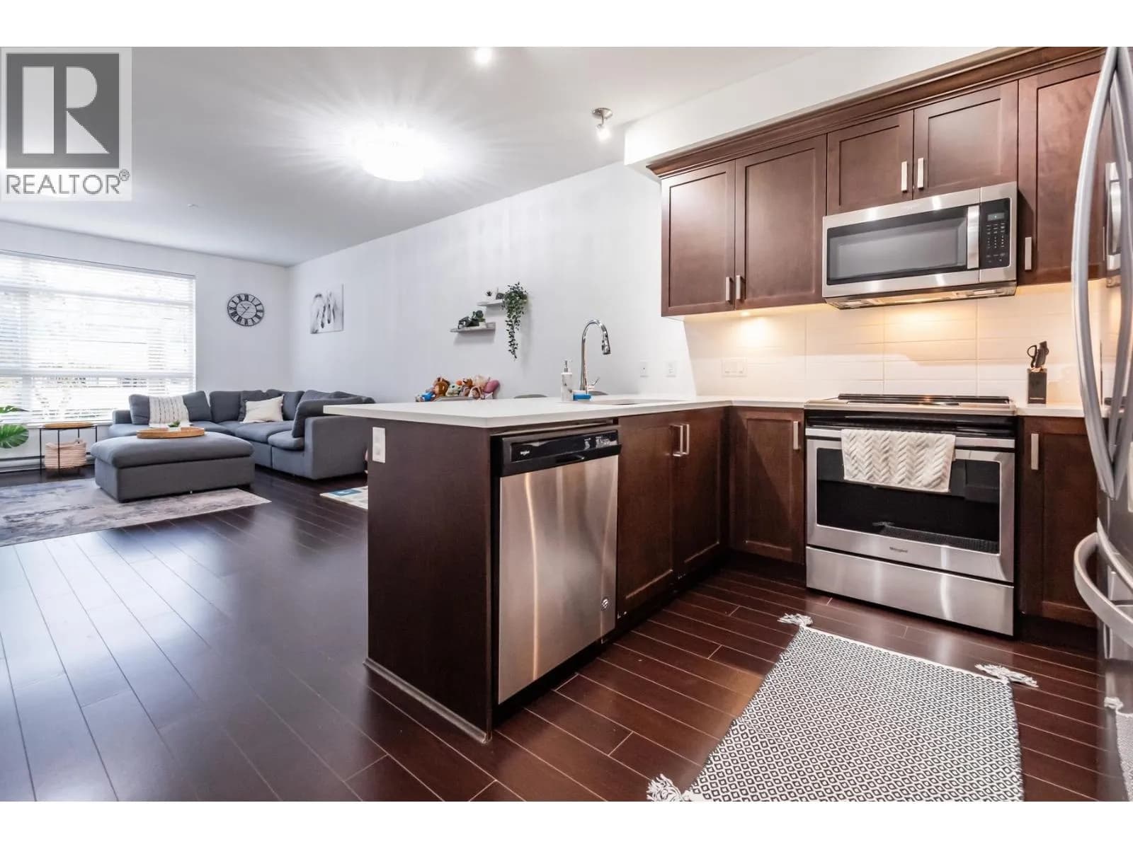 #205 2436 KELLY AVENUE, Port Coquitlam, BC photo 3