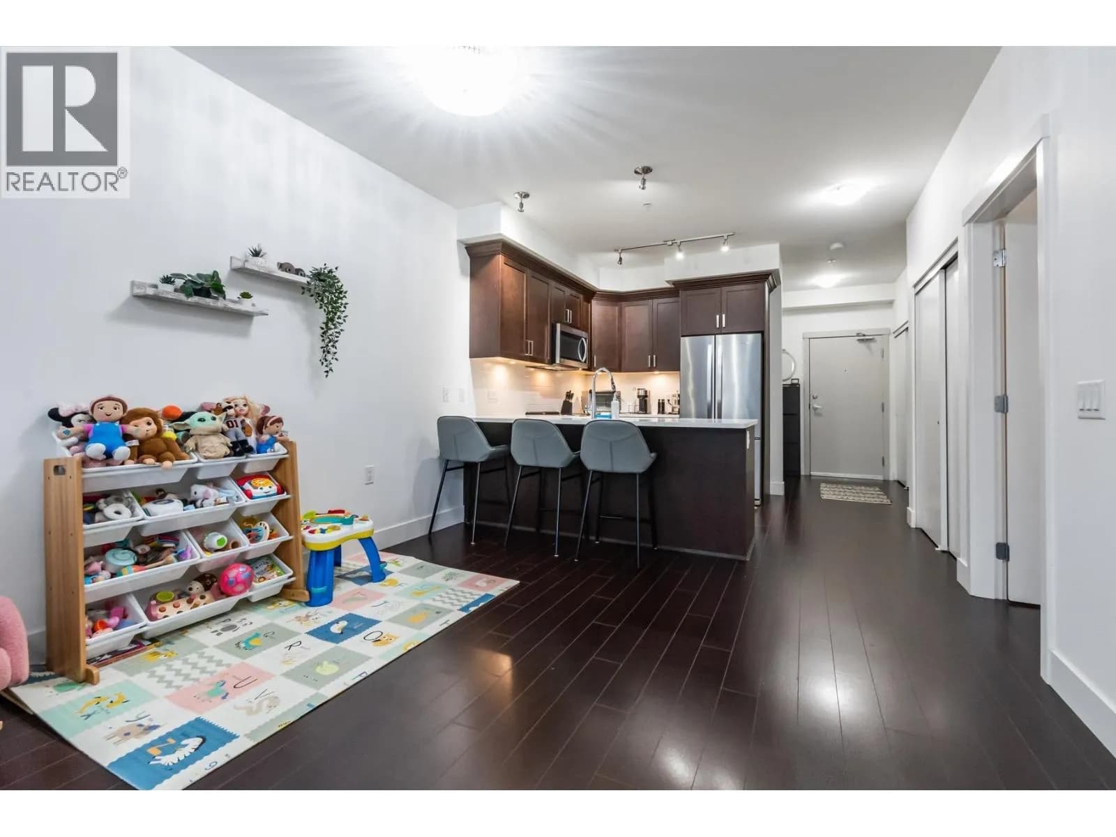 #205 2436 KELLY AVENUE, Port Coquitlam, BC photo 4