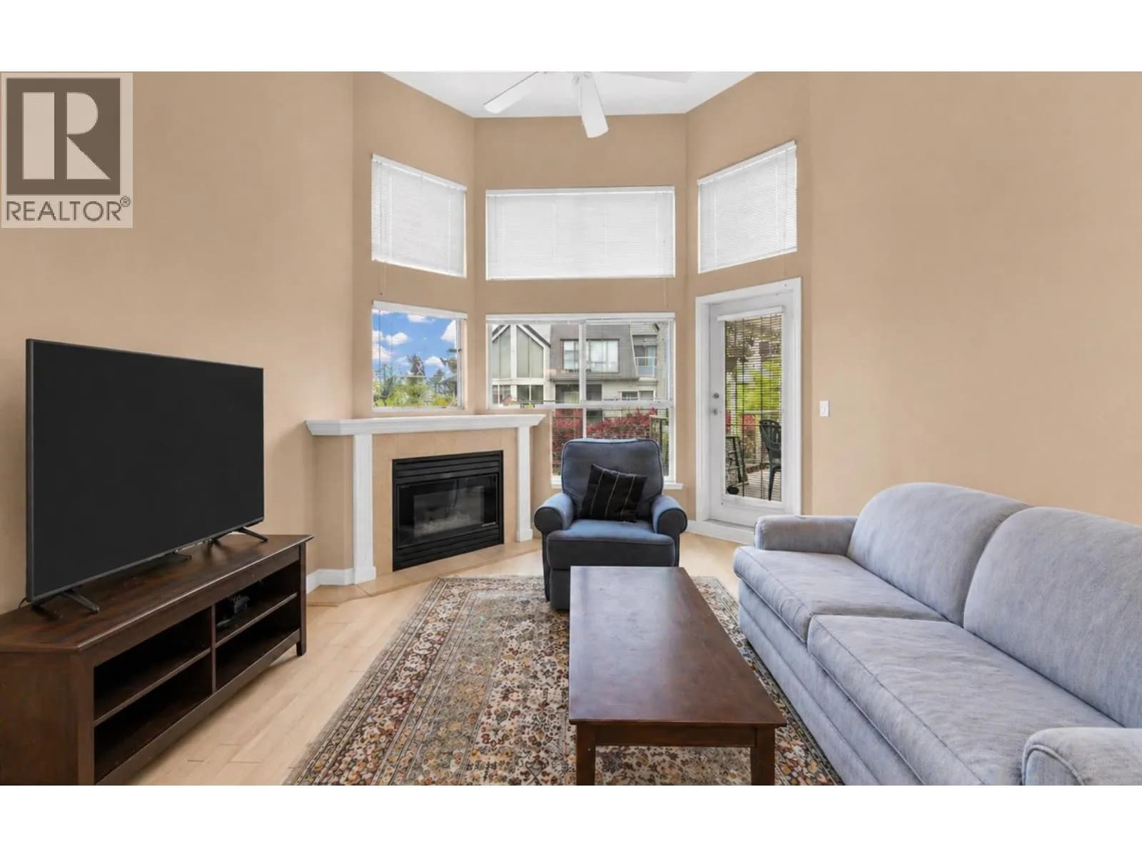 #303 70 RICHMOND STREET, New Westminster, BC photo 3