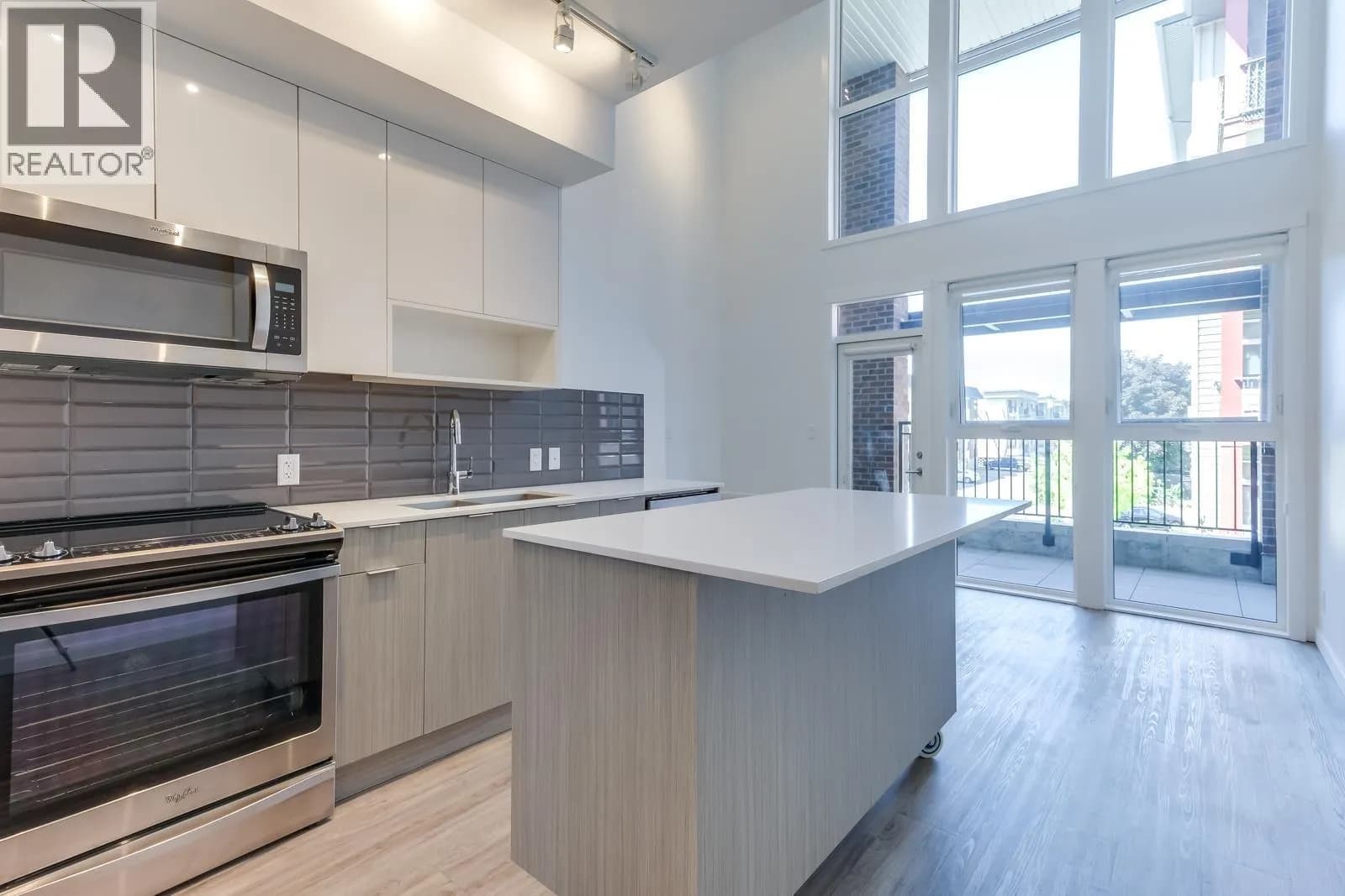 #102 1775 Chapman Place, Kelowna, BC photo 3