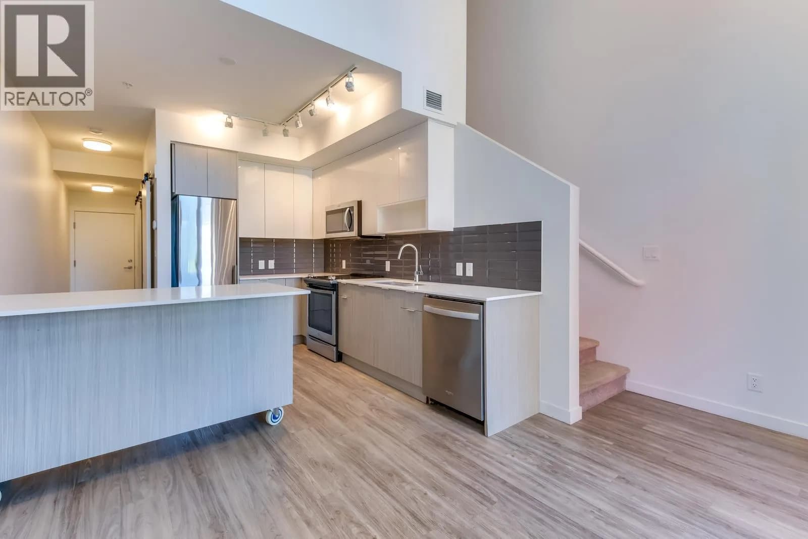 #102 1775 Chapman Place, Kelowna, BC photo 5