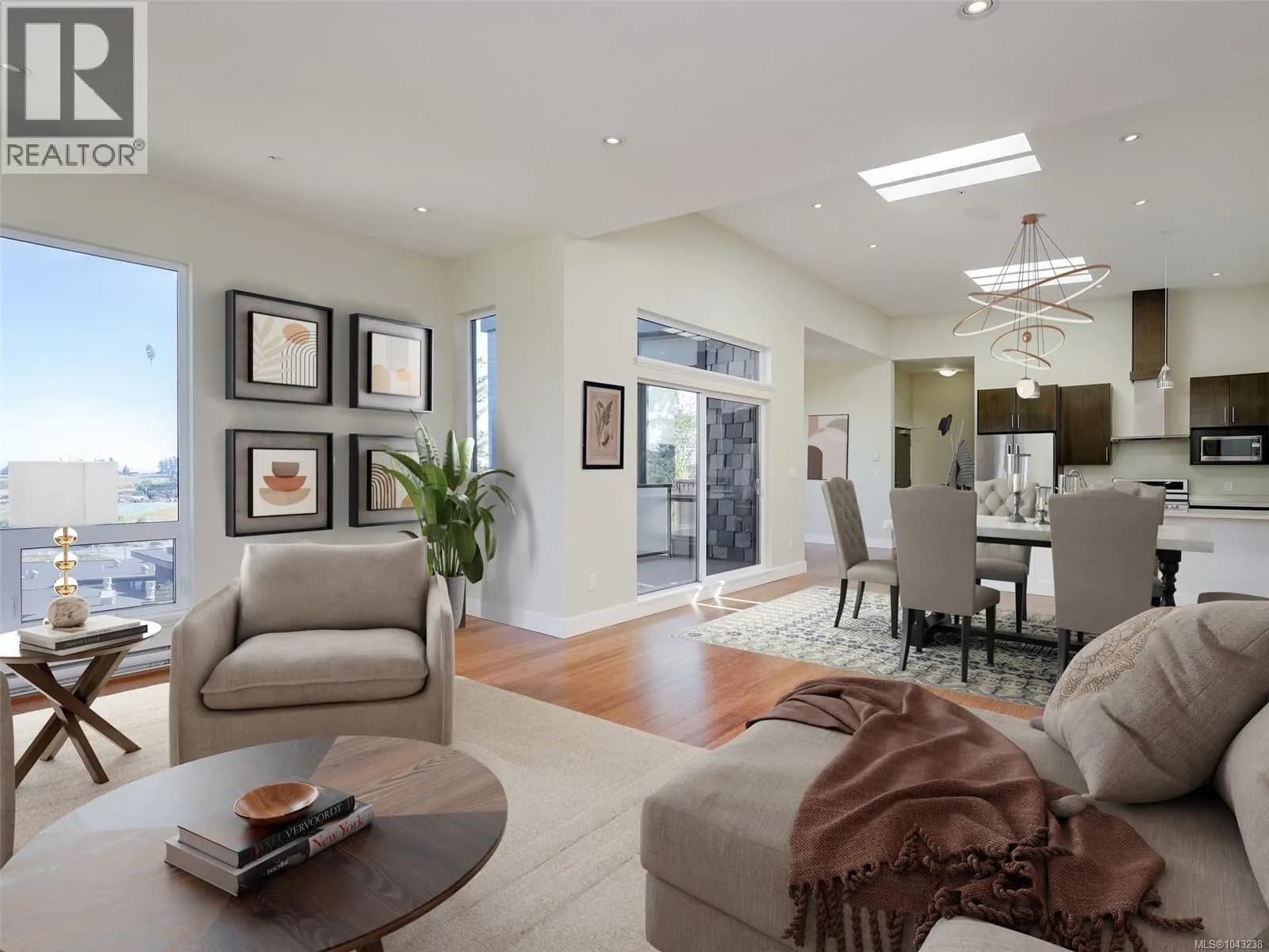 #302 6981 East Saanich Rd, Central Saanich, BC photo 1