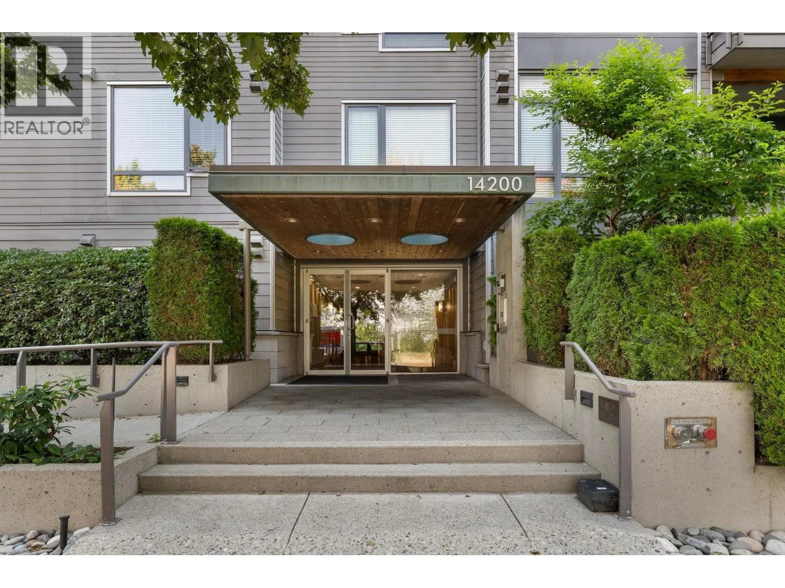 #302 14200 RIVERPORT WAY, Richmond, BC photo 2