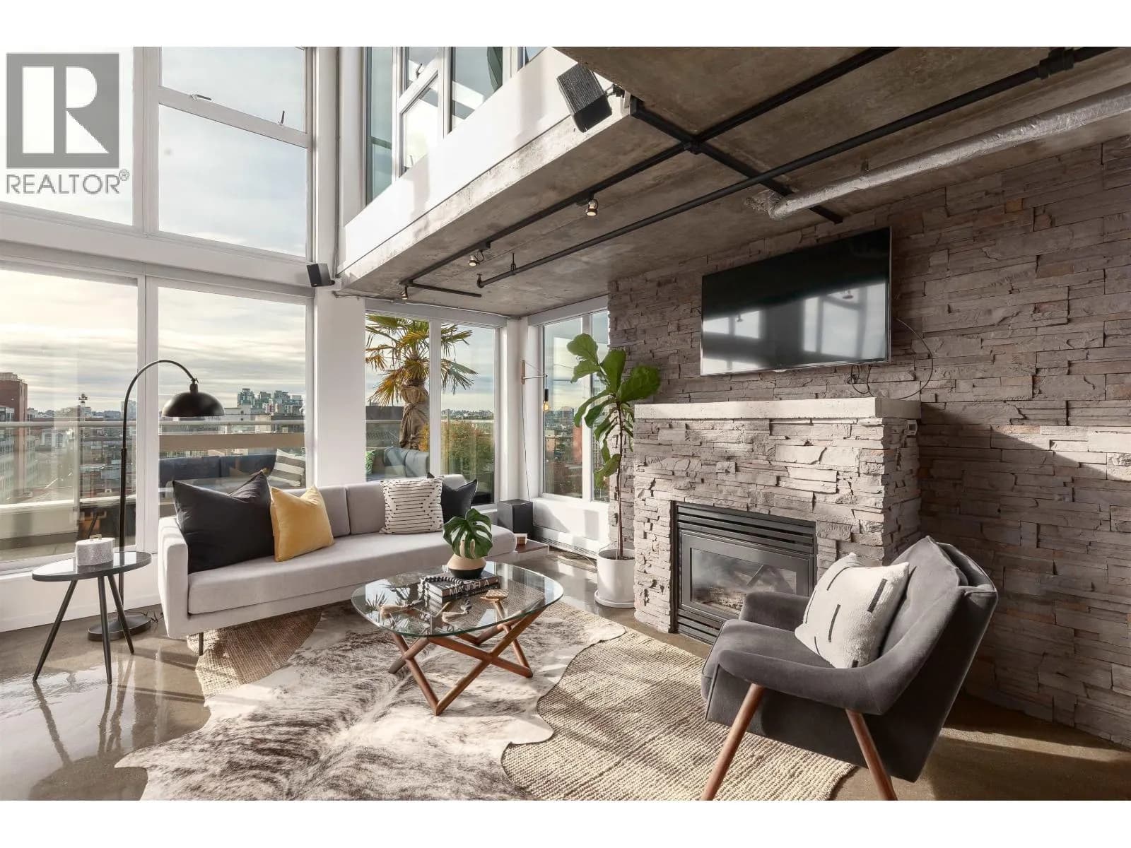 289 ALEXANDER STREET, Vancouver