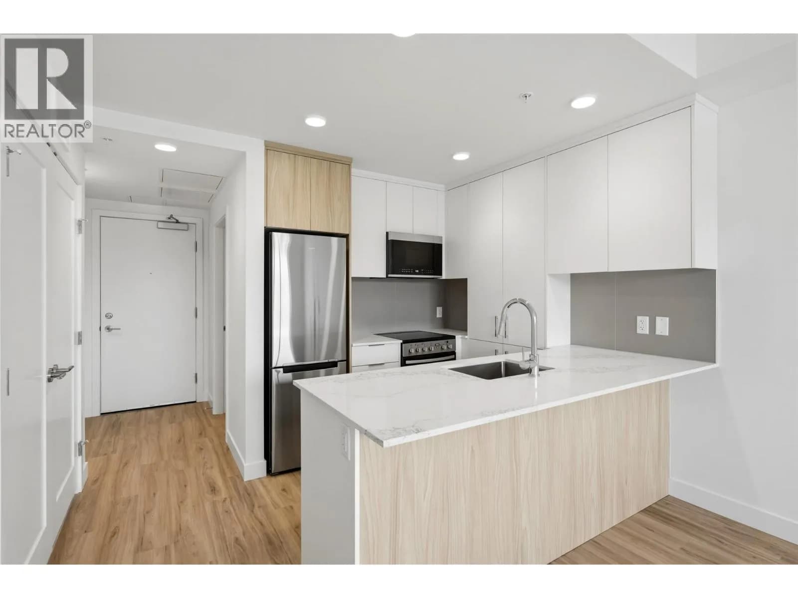#507 271 Wylie Street, Penticton, BC photo 4
