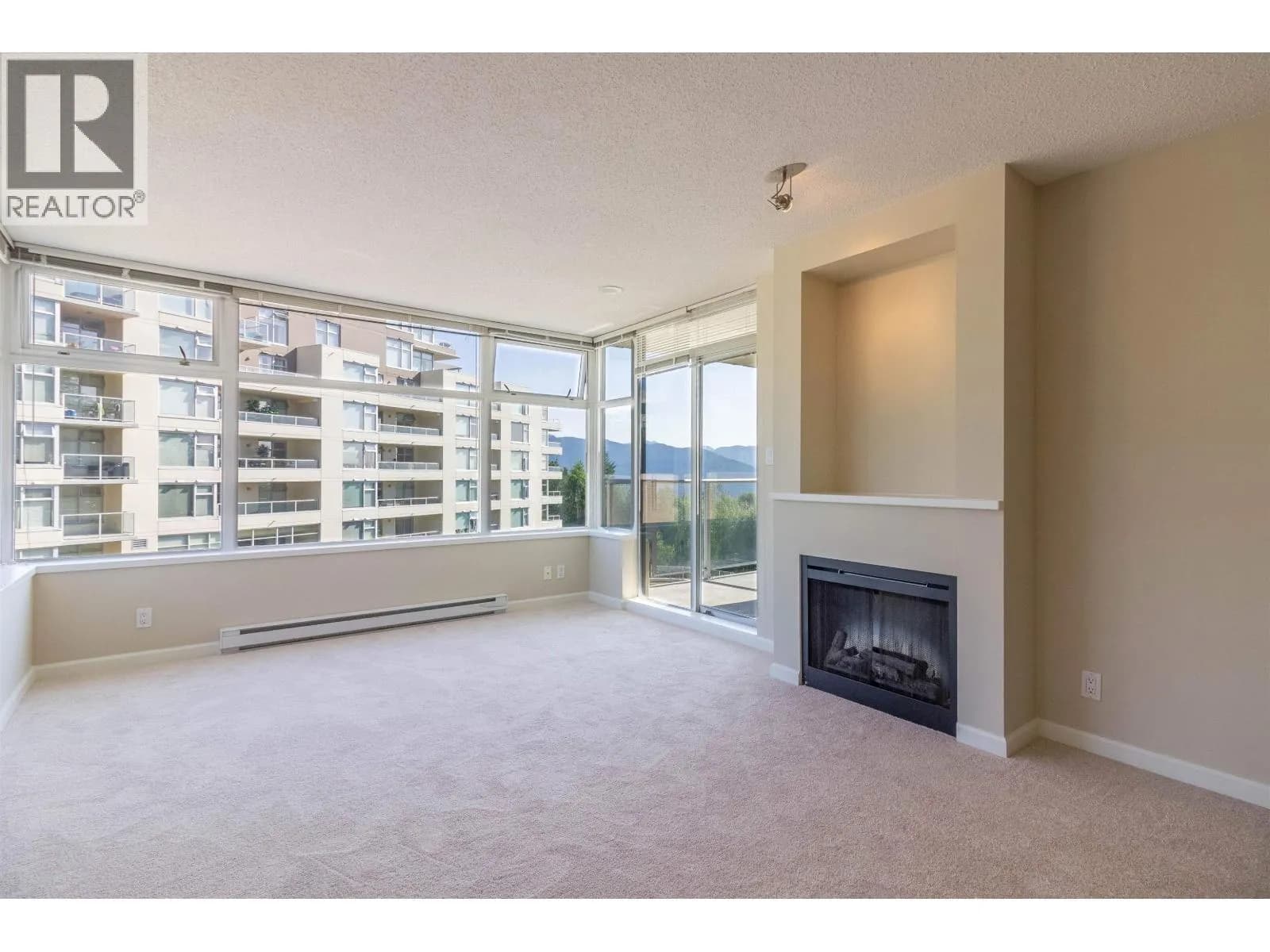 #303 9298 UNIVERSITY CRESCENT, Burnaby, BC photo 5