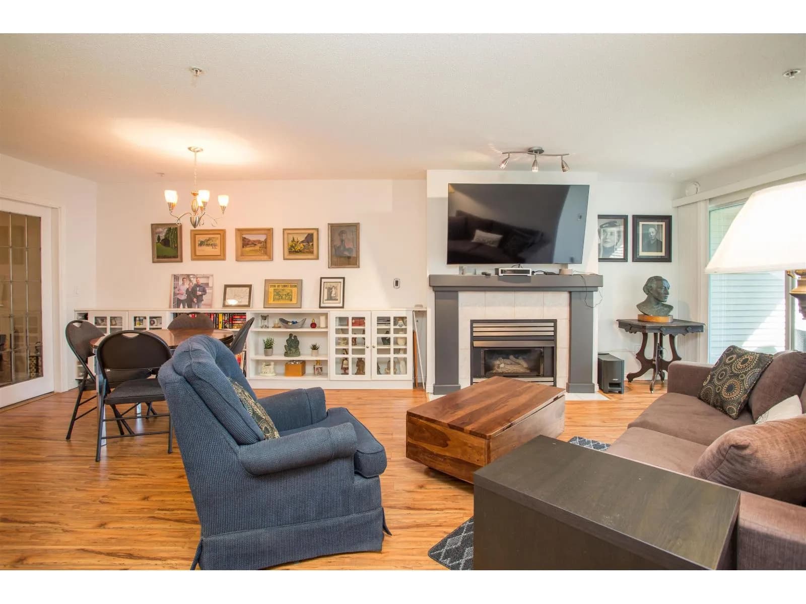 19528 FRASER HIGHWAY, Surrey