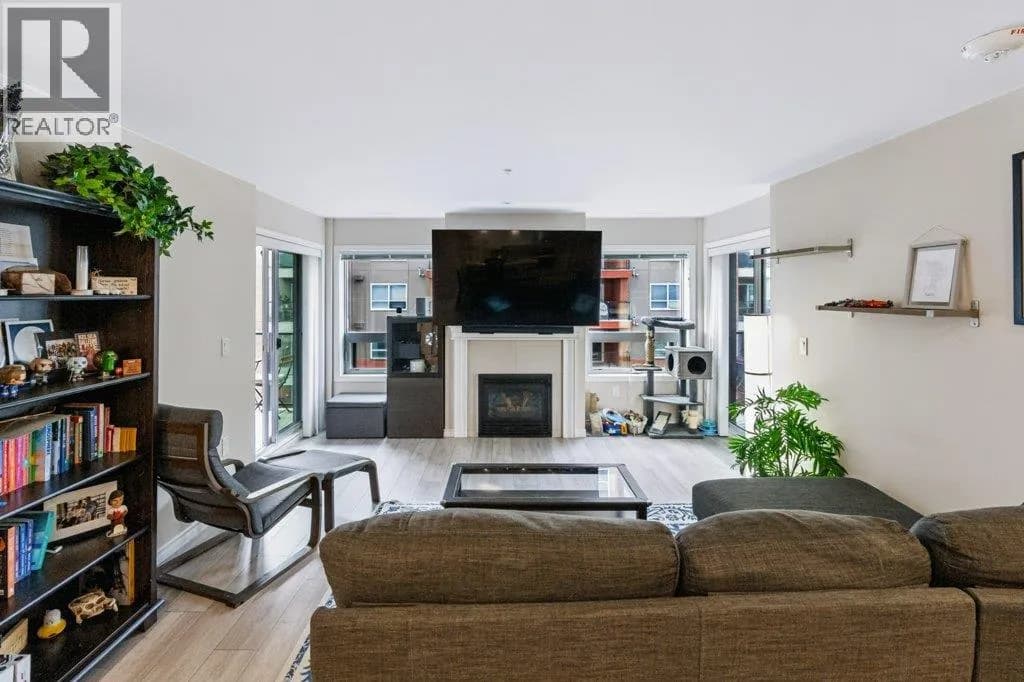 #706 3346 Skaha Lake Road, Penticton, BC photo 4