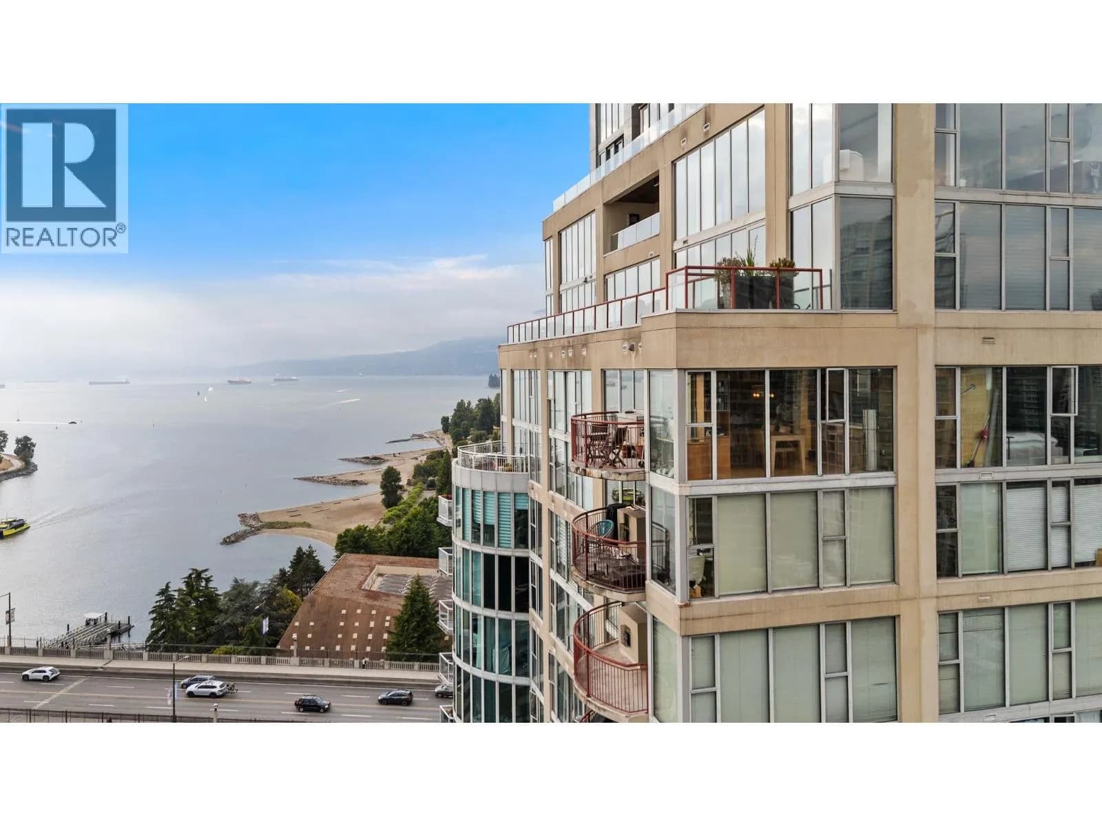 #2302 1000 BEACH AVENUE, Vancouver, BC photo 2