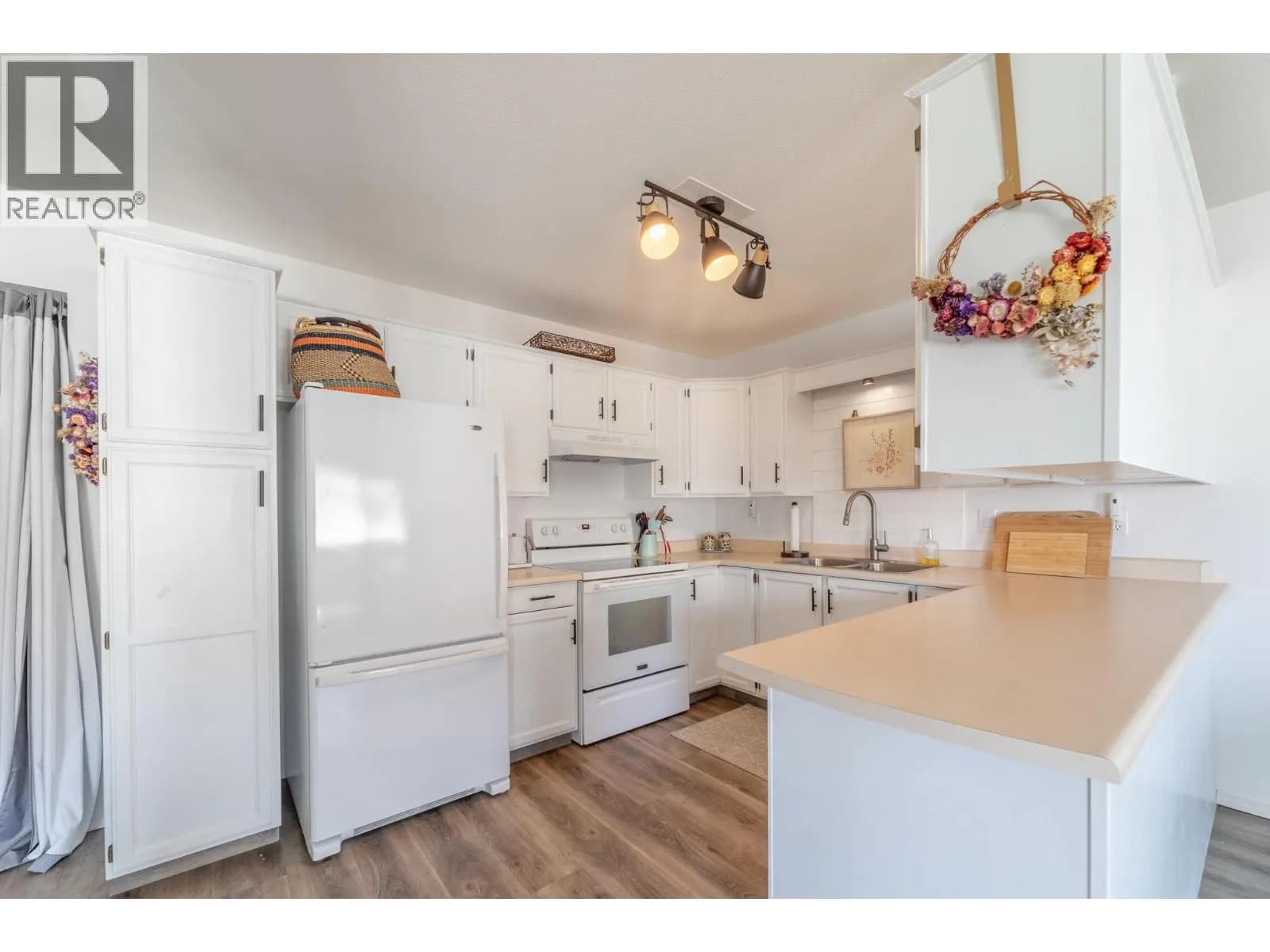 #203 13014 Armstrong Avenue, Summerland, BC photo 5