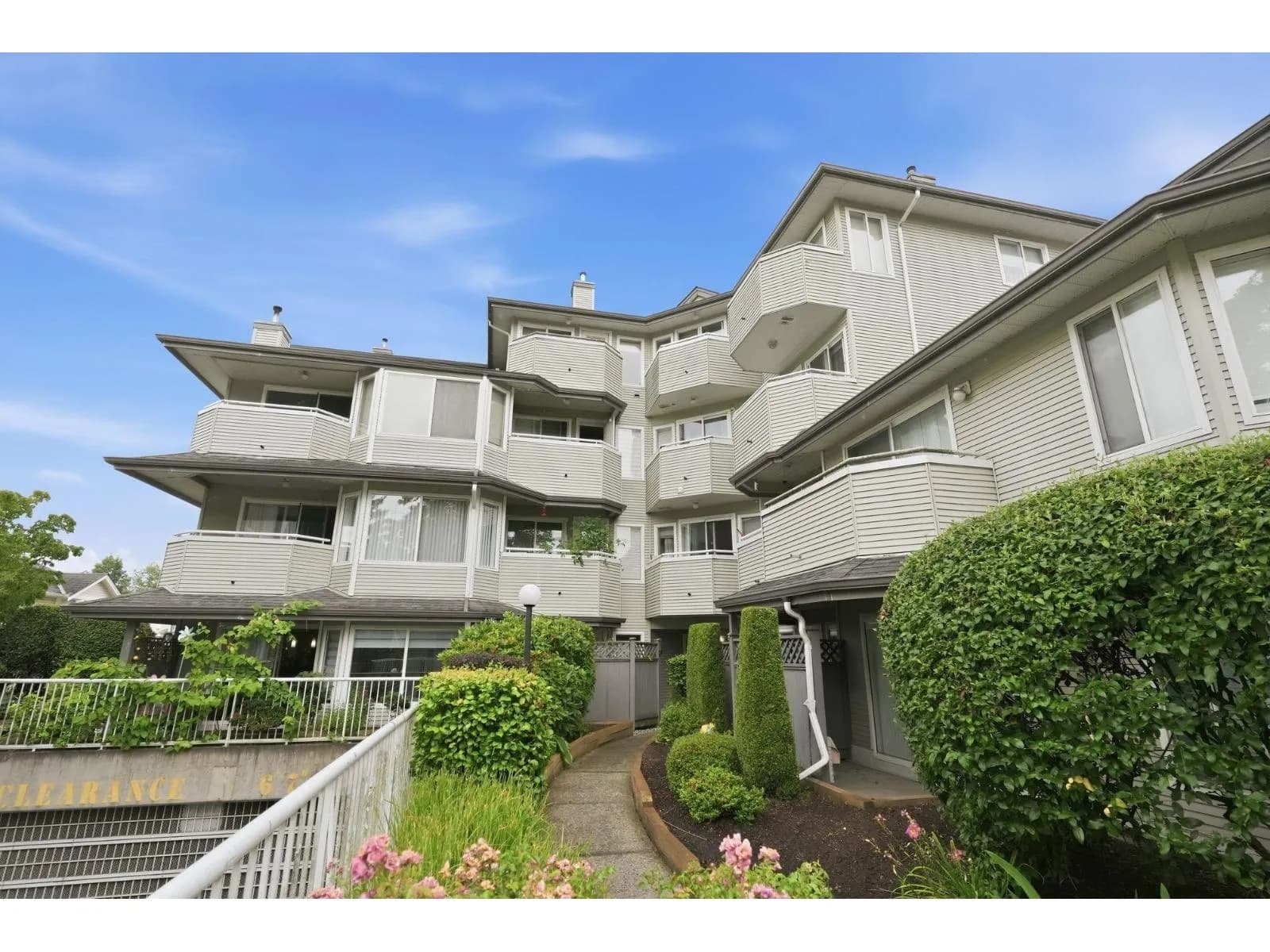 #304 12130 80 AVENUE, Surrey, BC photo 3