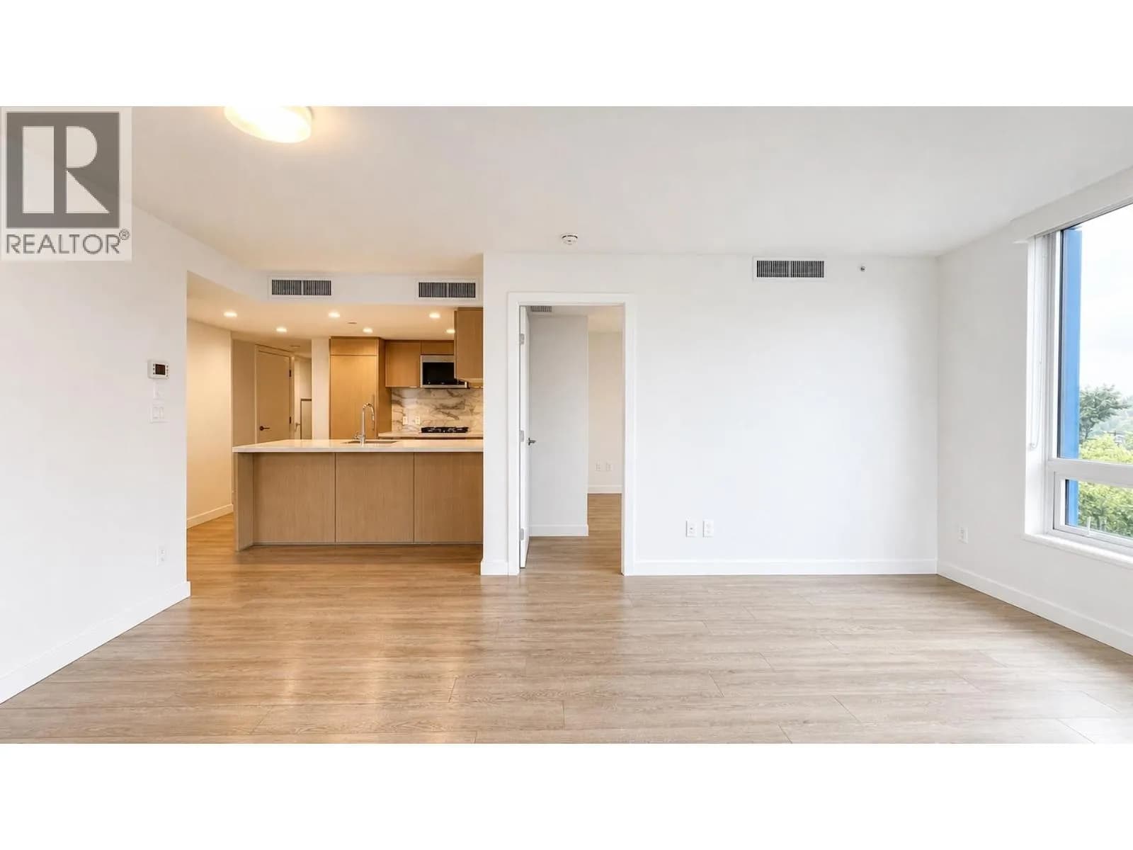 #704 8238 LORD STREET, Vancouver, BC photo 4