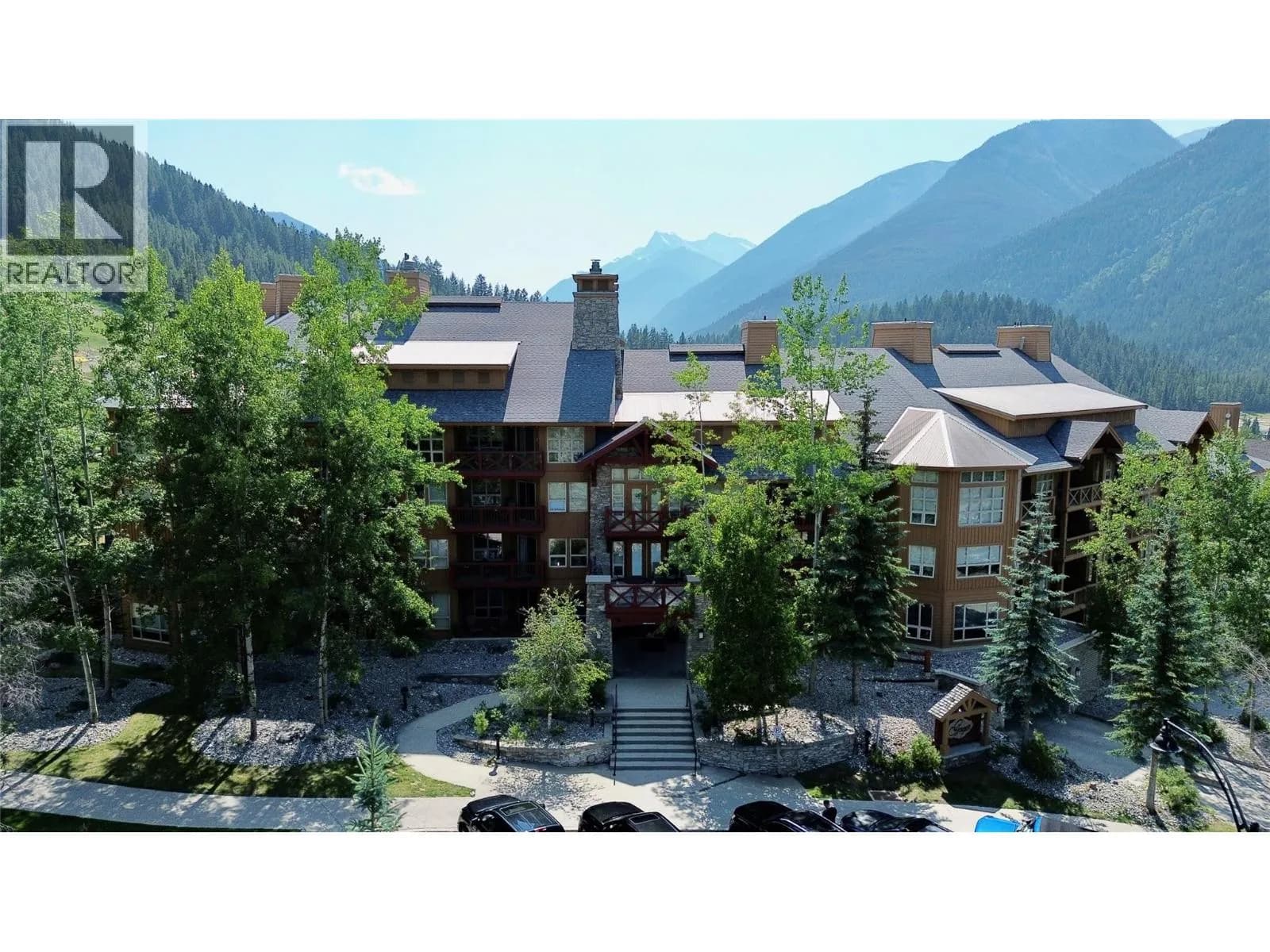 2080 Summit Drive, Panorama
