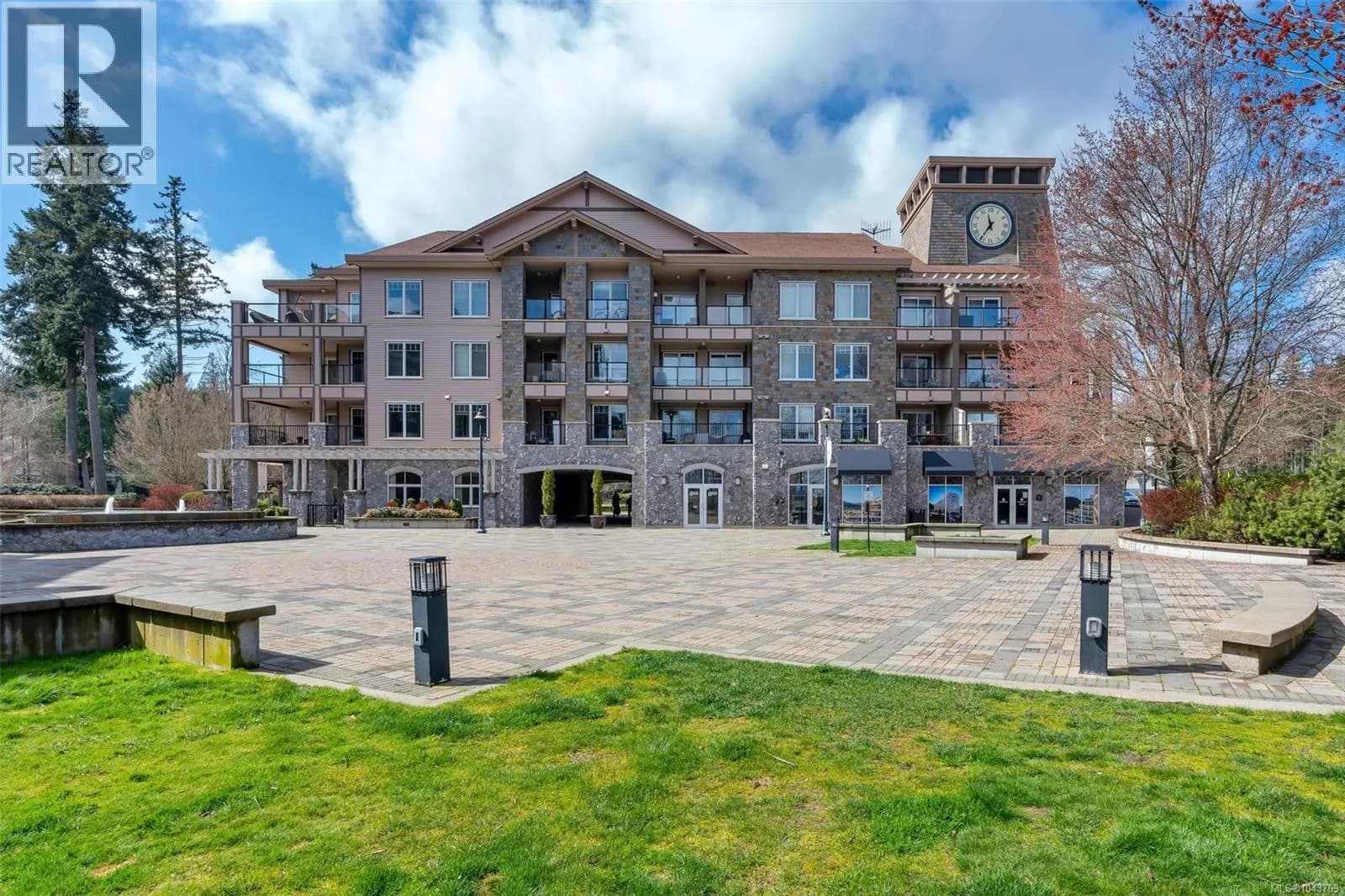 1335 Bear Mountain Pkwy, Langford