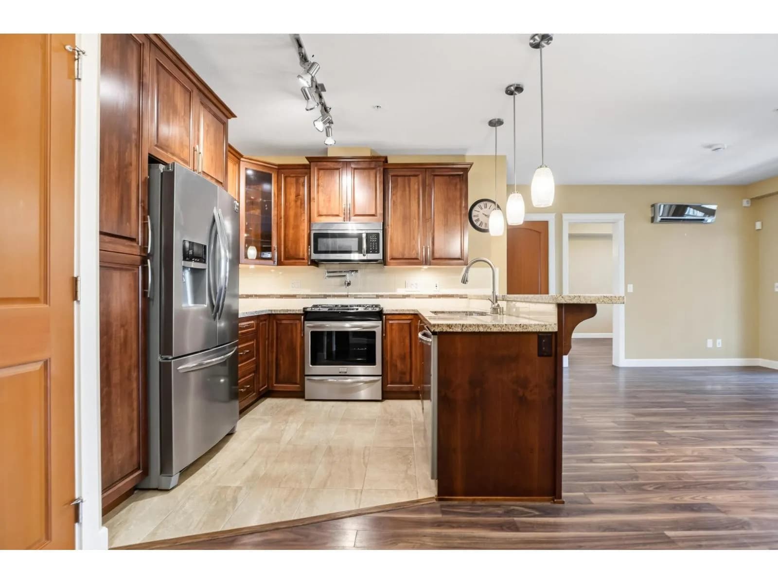 #314 2860 TRETHEWEY STREET, Abbotsford, BC photo 3