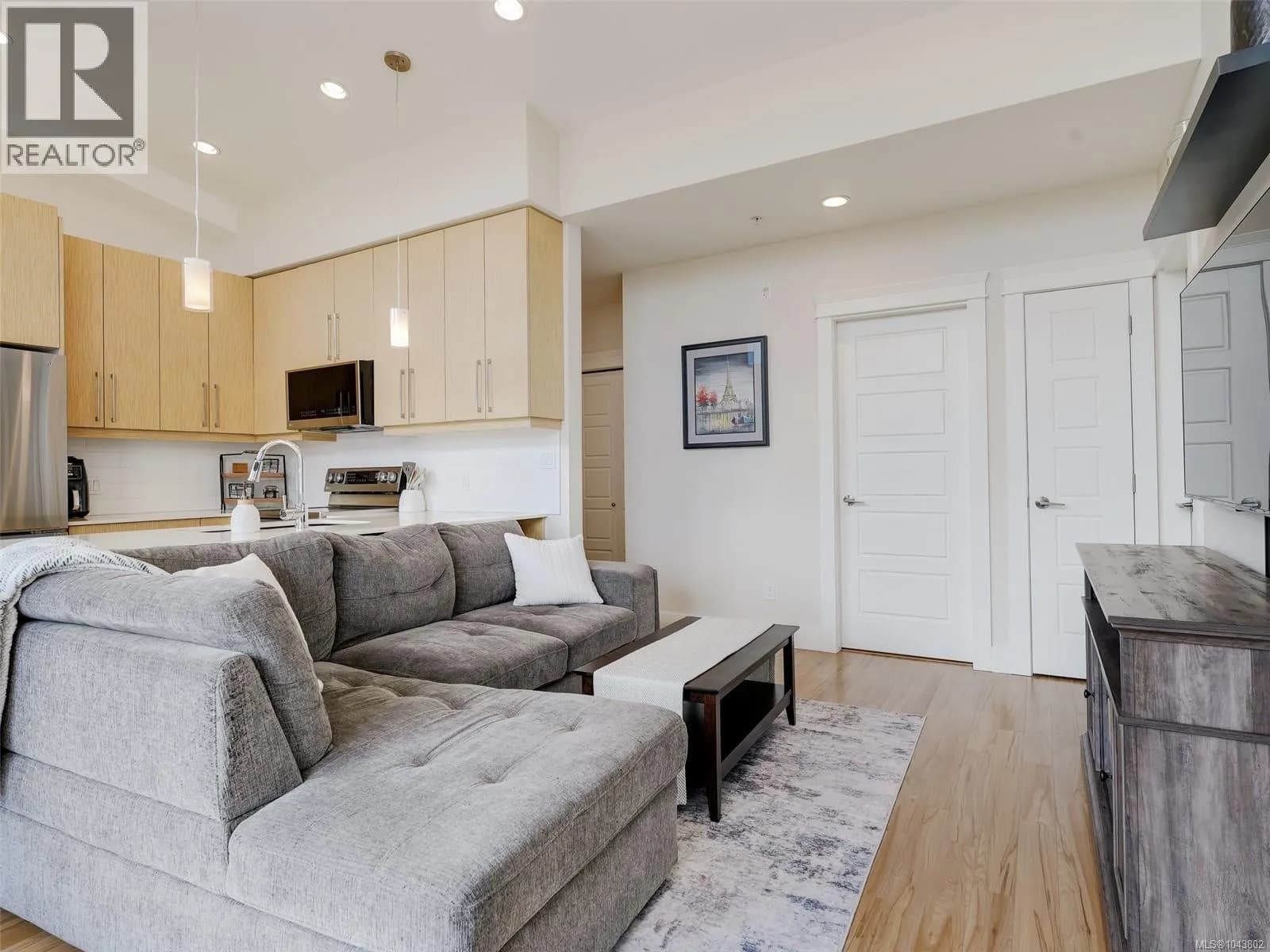#401 7161 West Saanich Rd, Central Saanich, BC photo 4