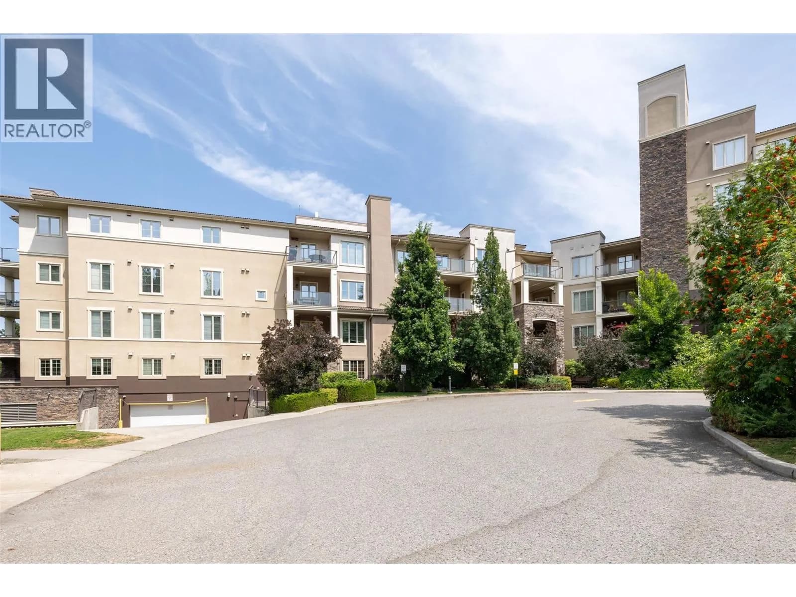 #1619 1875 Country Club Drive, Kelowna, BC photo 2
