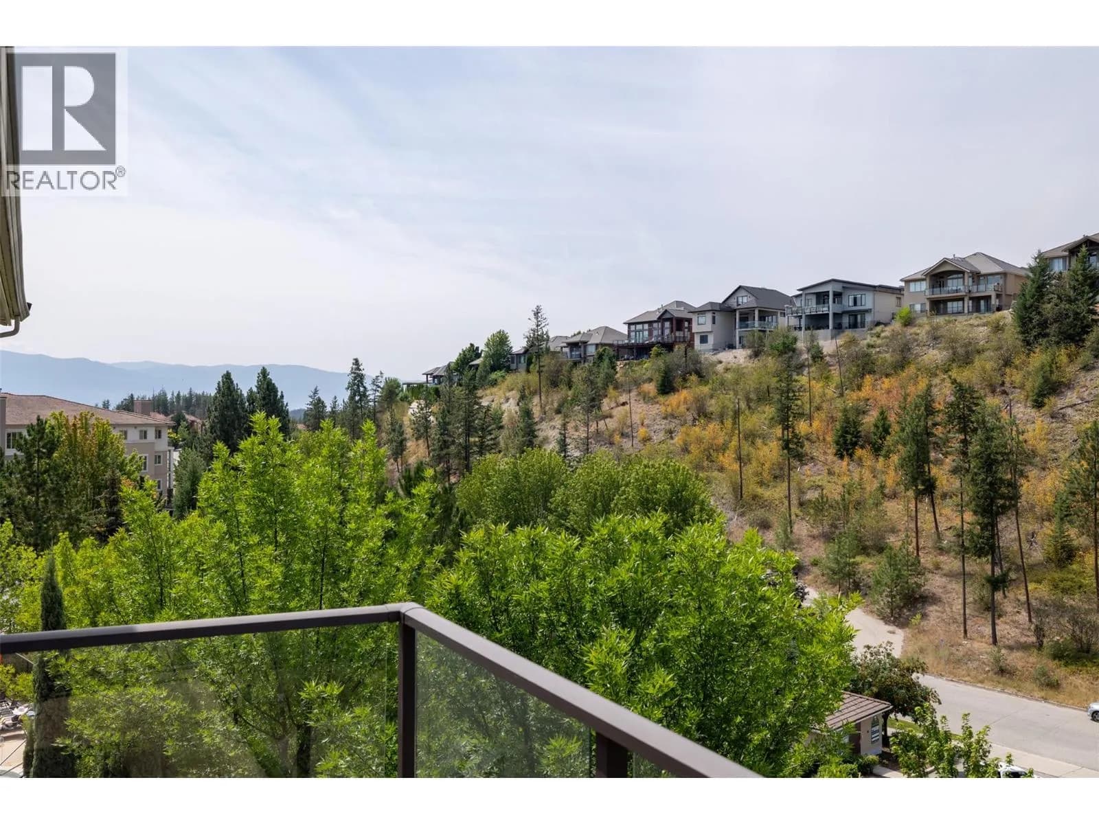 #1619 1875 Country Club Drive, Kelowna, BC photo 3