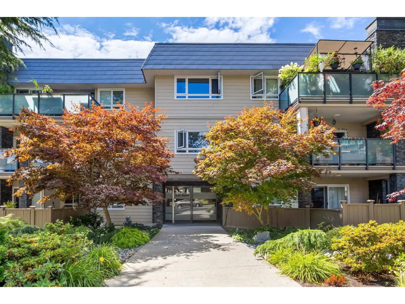 #104 1371 FOSTER STREET, White Rock, BC photo 2