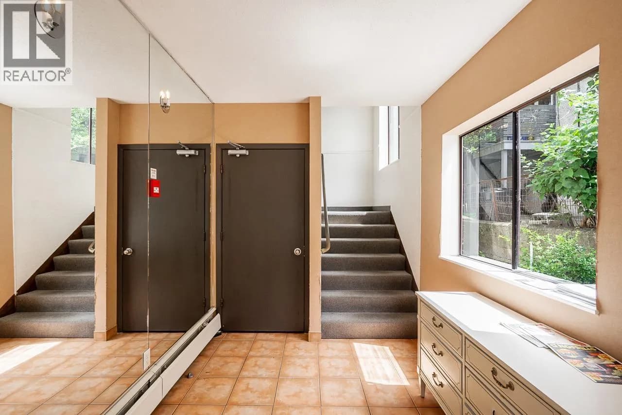 #302 138 TEMPLETON DRIVE, Vancouver, BC photo 5