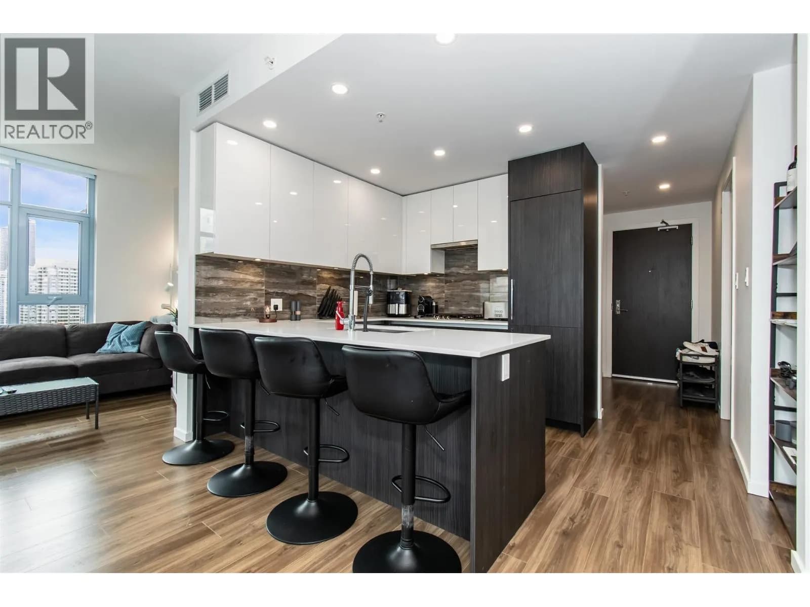 #1801 1888 GILMORE AVENUE, Burnaby, BC photo 3