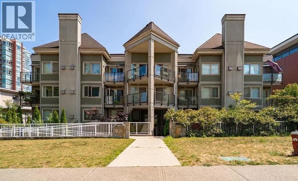 210 CARNARVON STREET, New Westminster