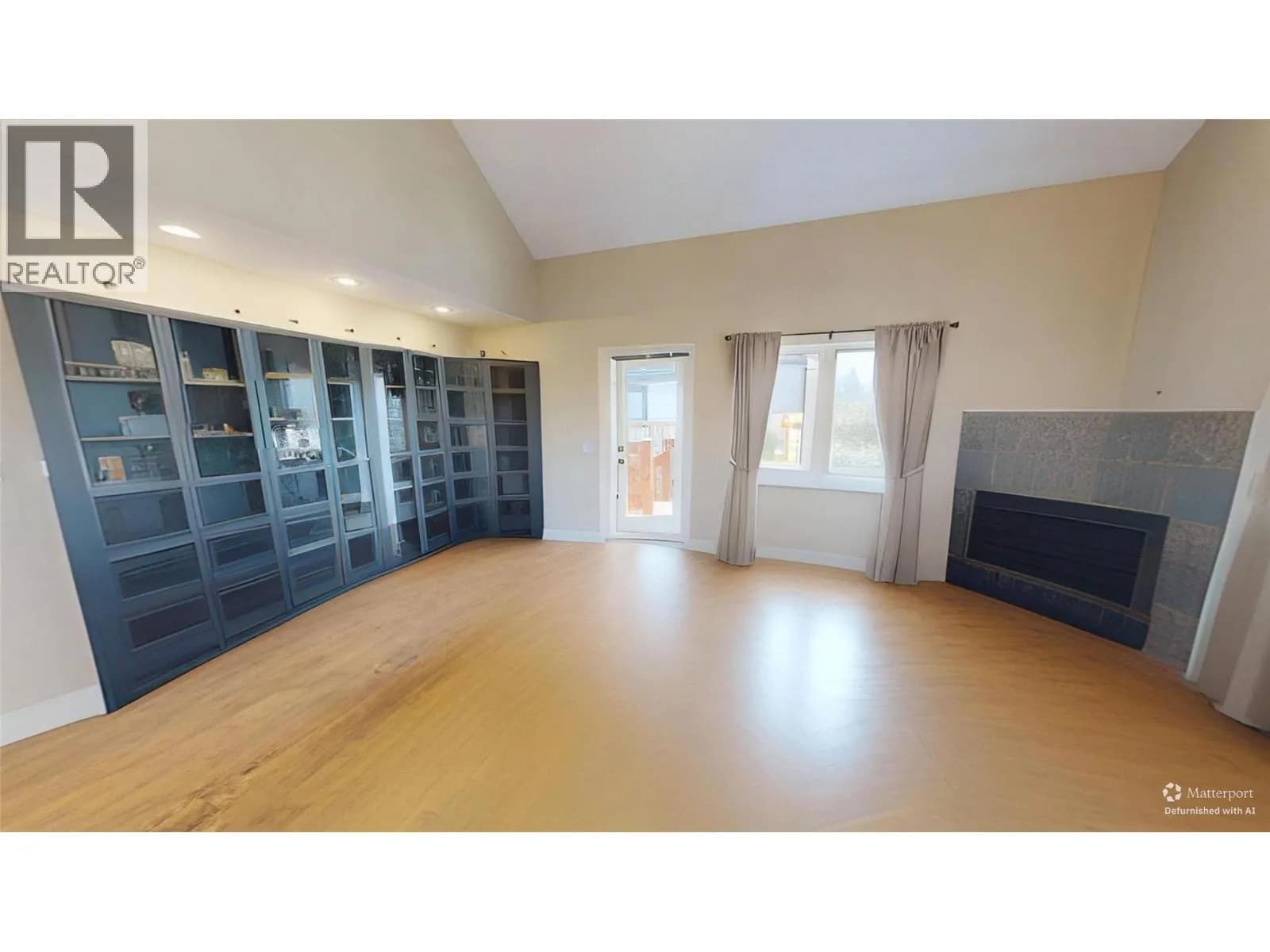 #205 7337 Prospector Avenue, Radium Hot Springs, BC photo 3