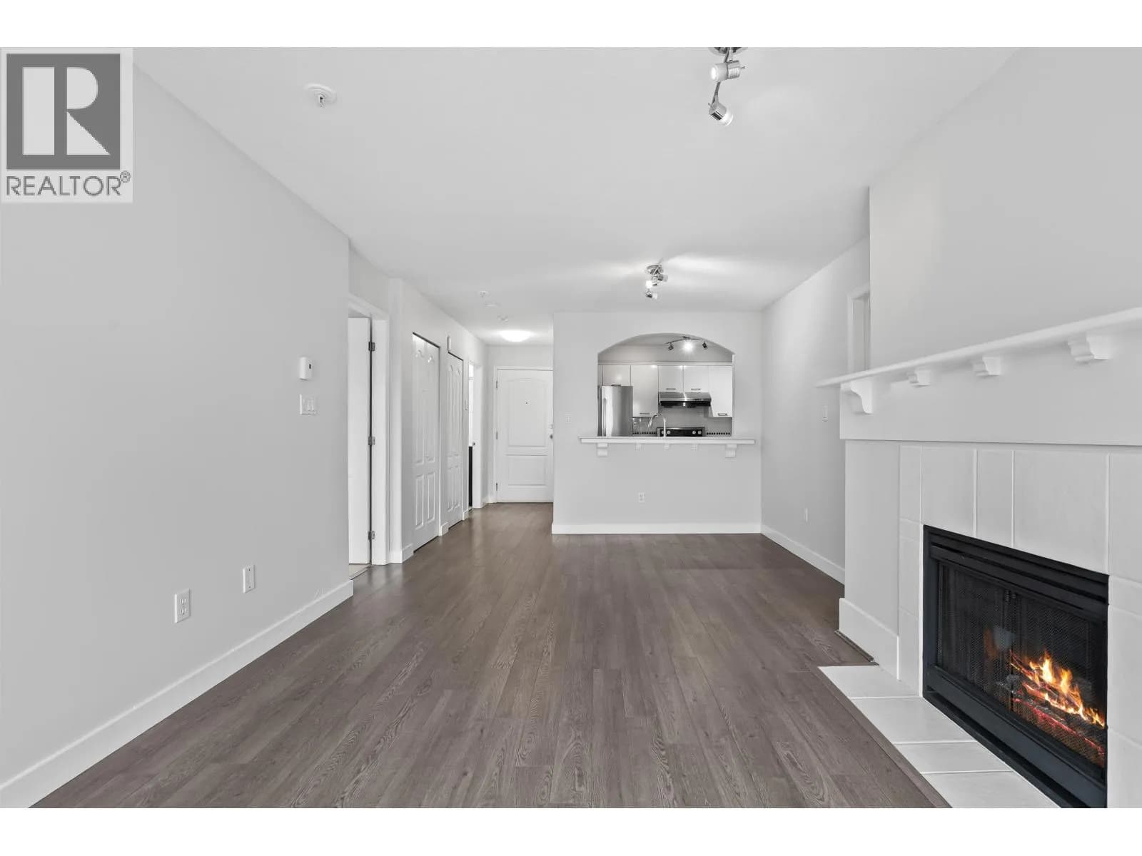 #304 5500 LYNAS LANE, Richmond, BC photo 5